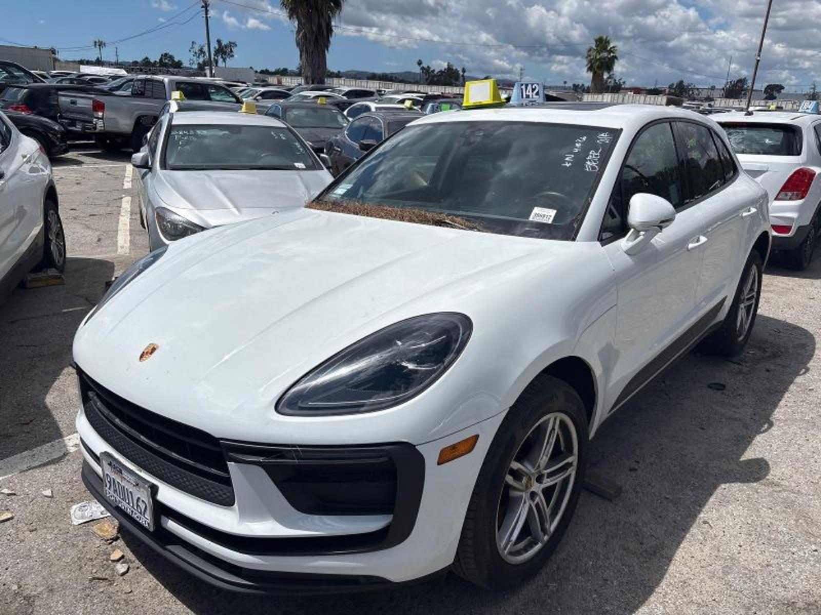 2022 Porsche macan   AWD
