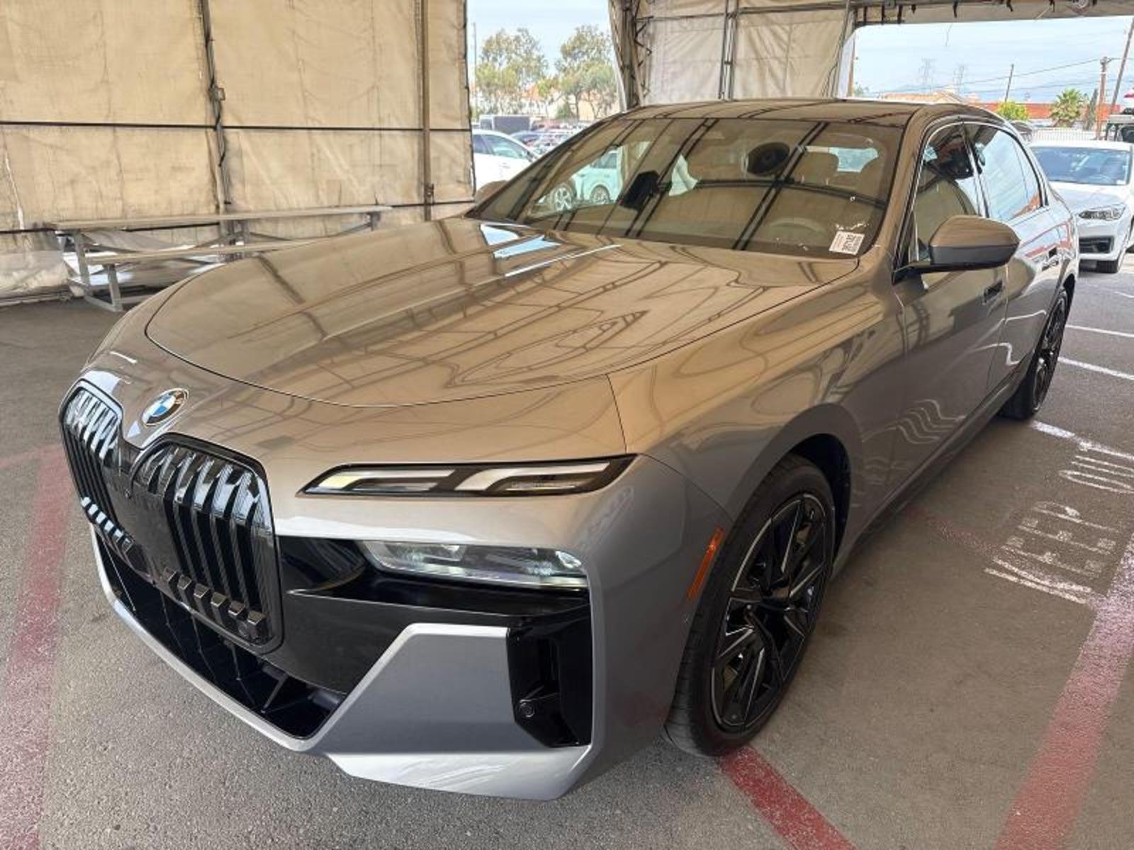 2023 BMW 7-Series  740i RWD