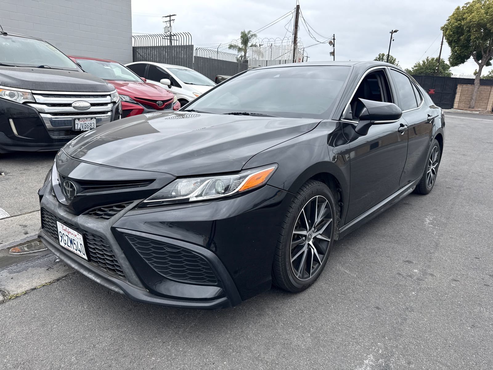 2023 Toyota Camry  SE FWD