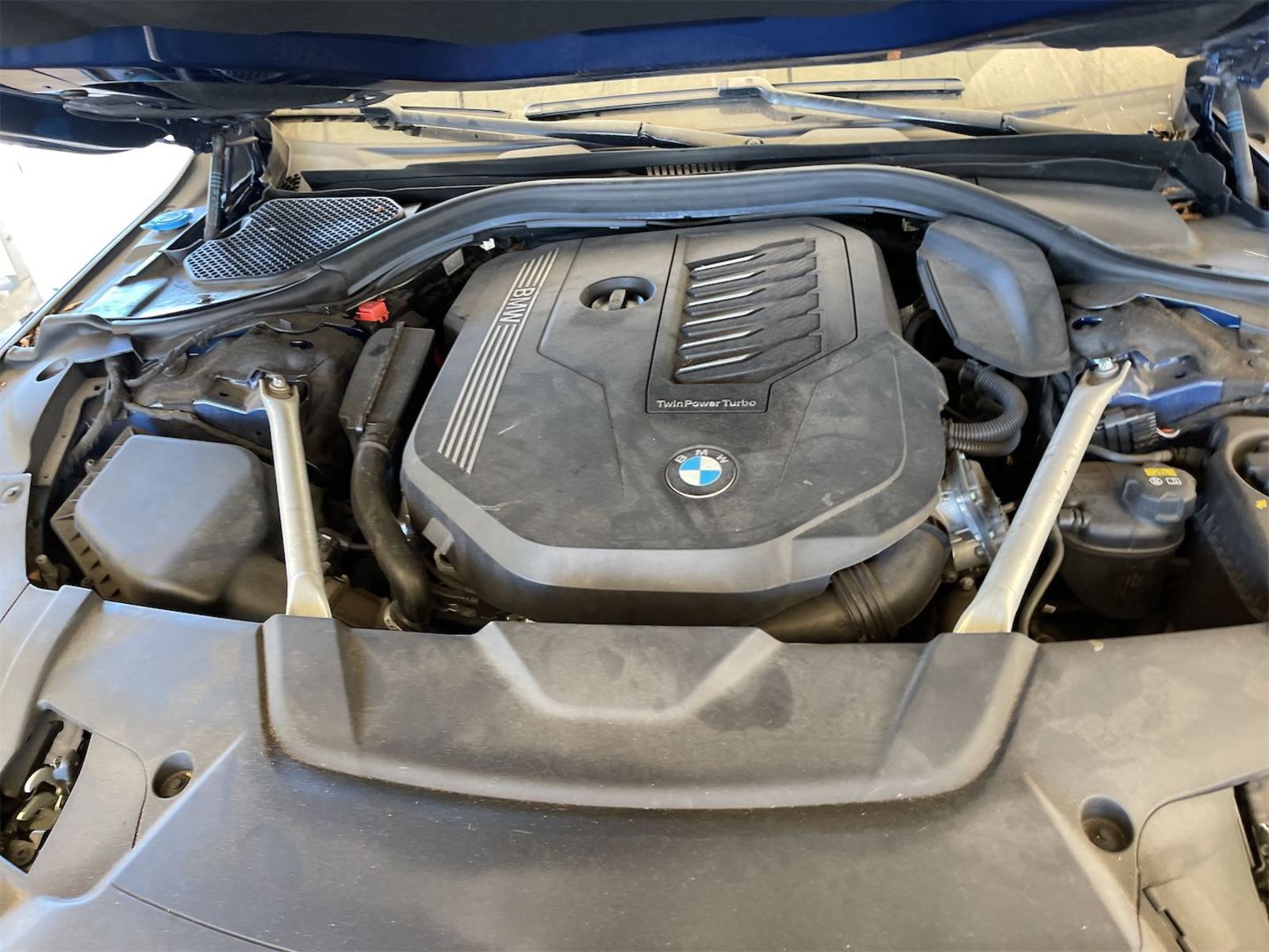 2022 BMW 7-Series  740i RWD
