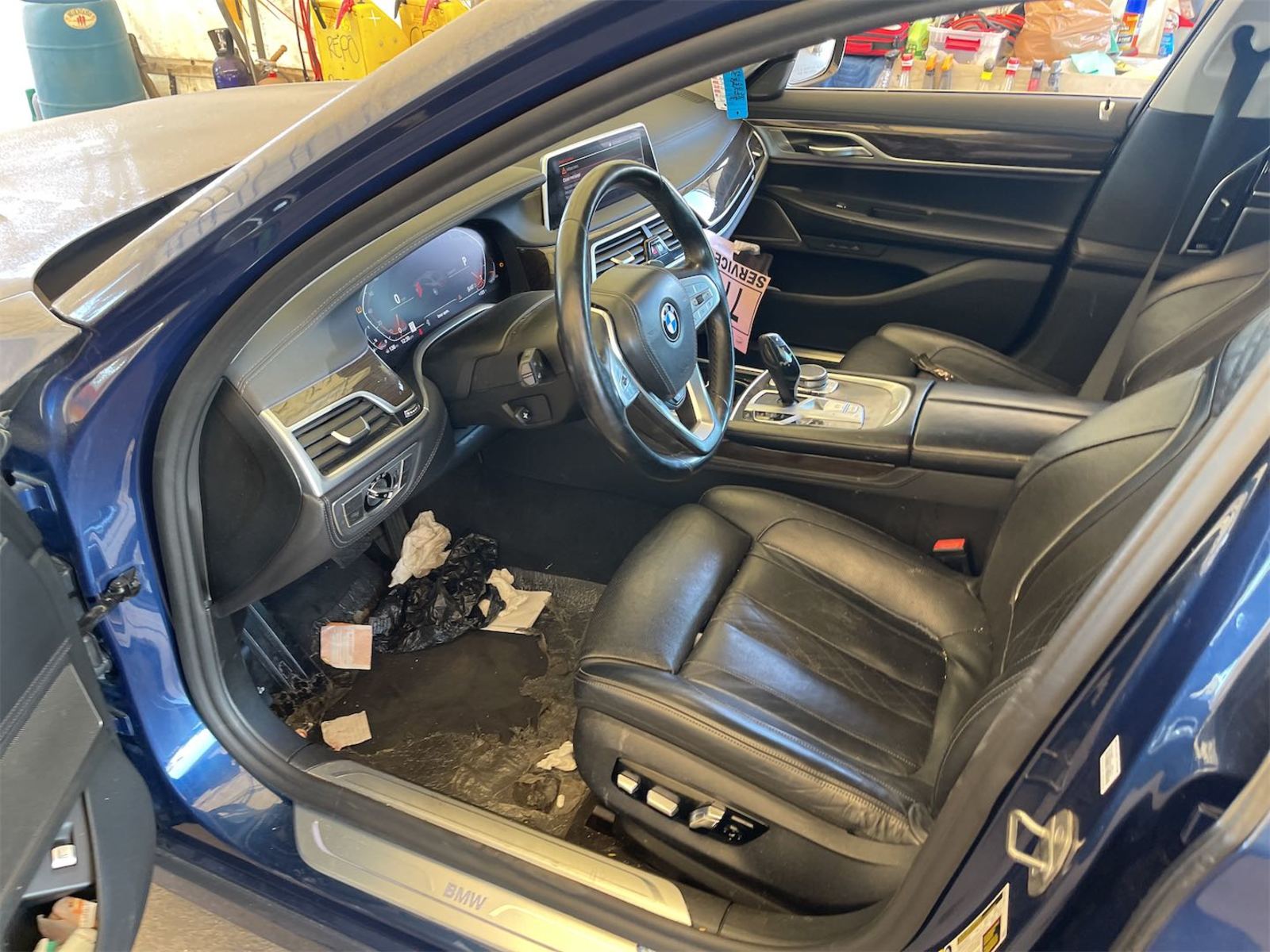 2022 BMW 7-Series  740i RWD