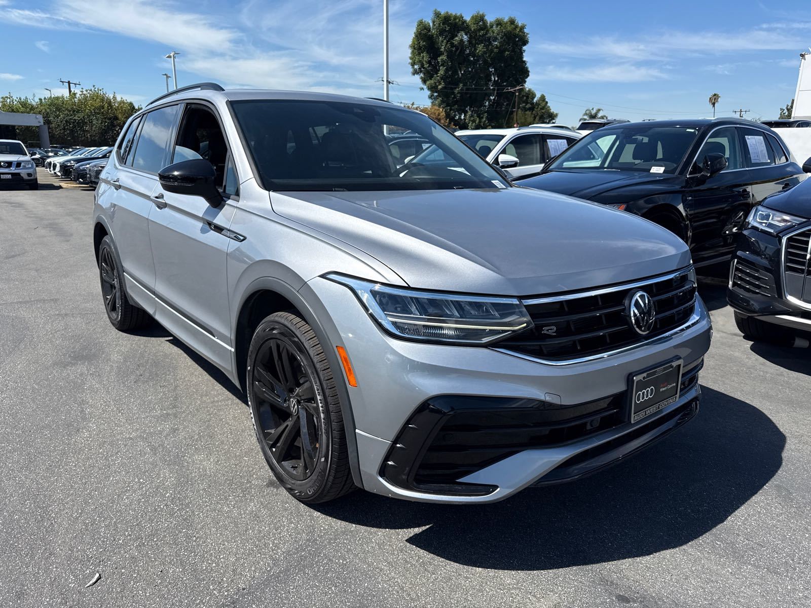 2023 Volkswagen Tiguan   FWD
