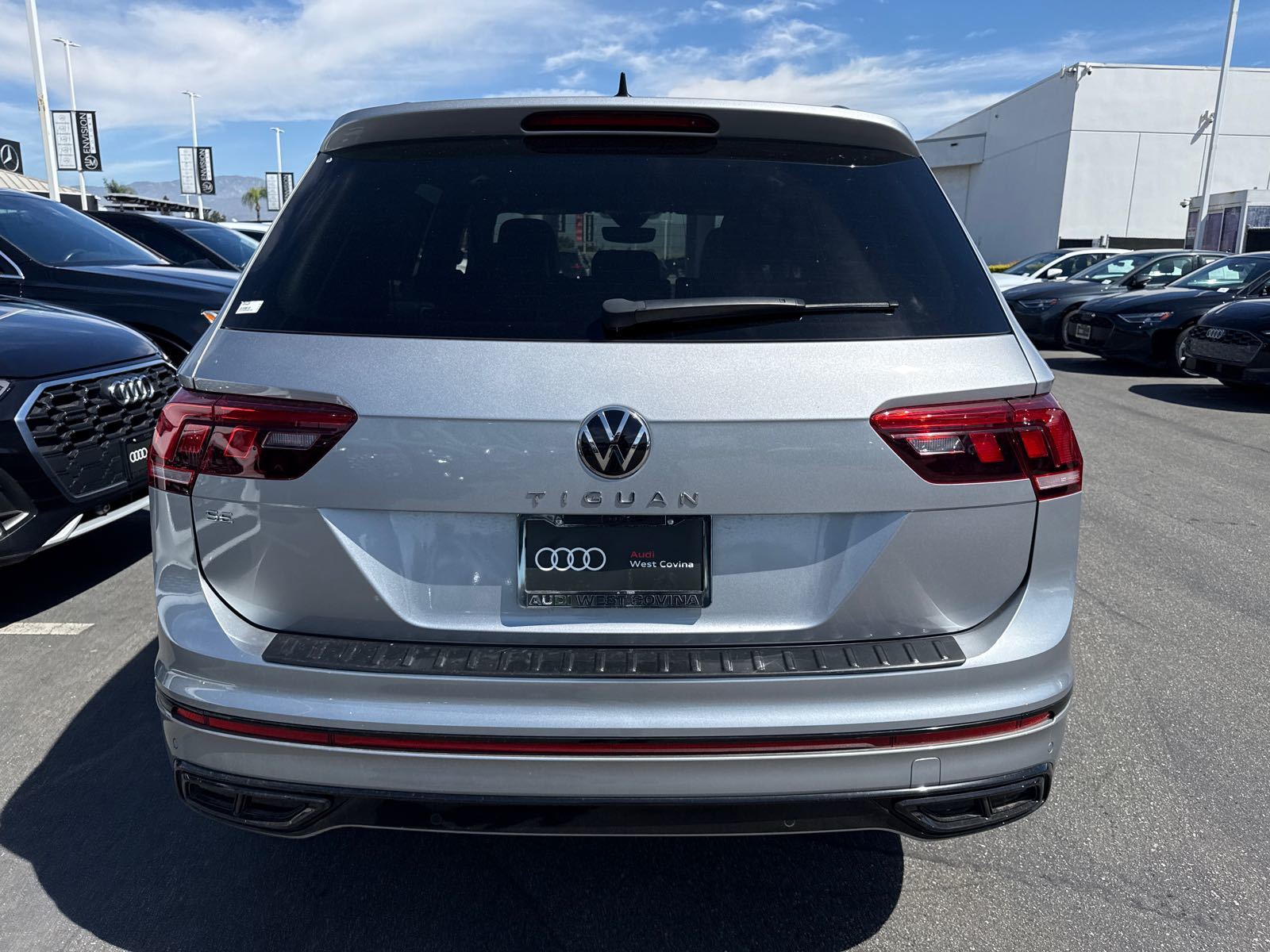 2023 Volkswagen Tiguan   FWD
