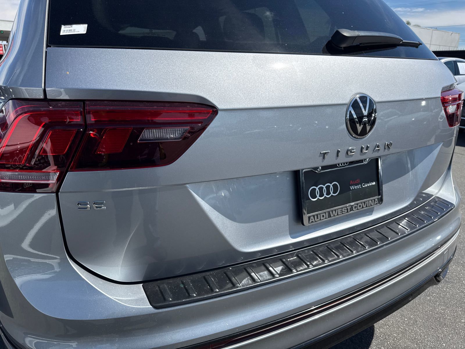 2023 Volkswagen Tiguan   FWD