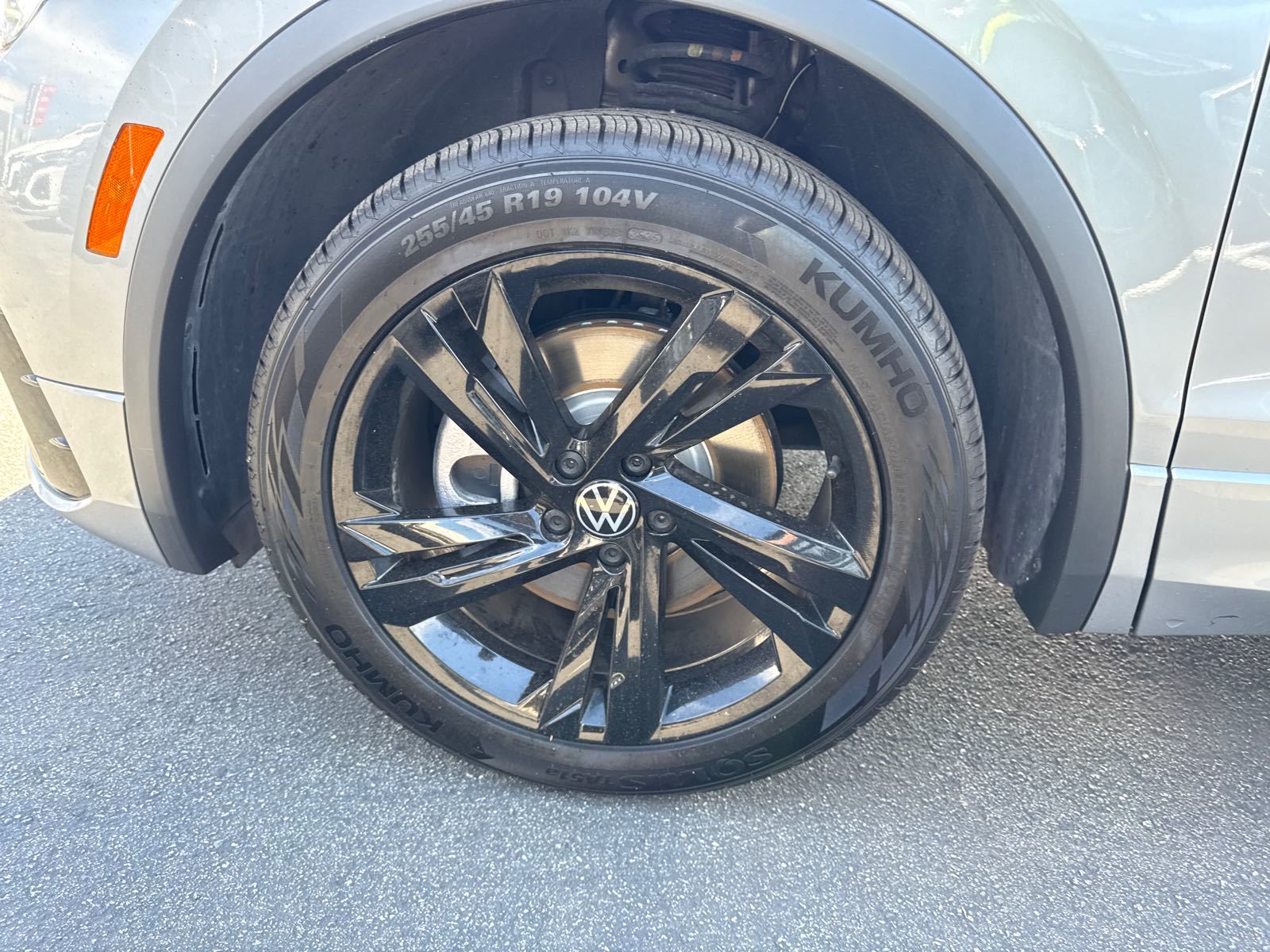 2023 Volkswagen Tiguan   FWD