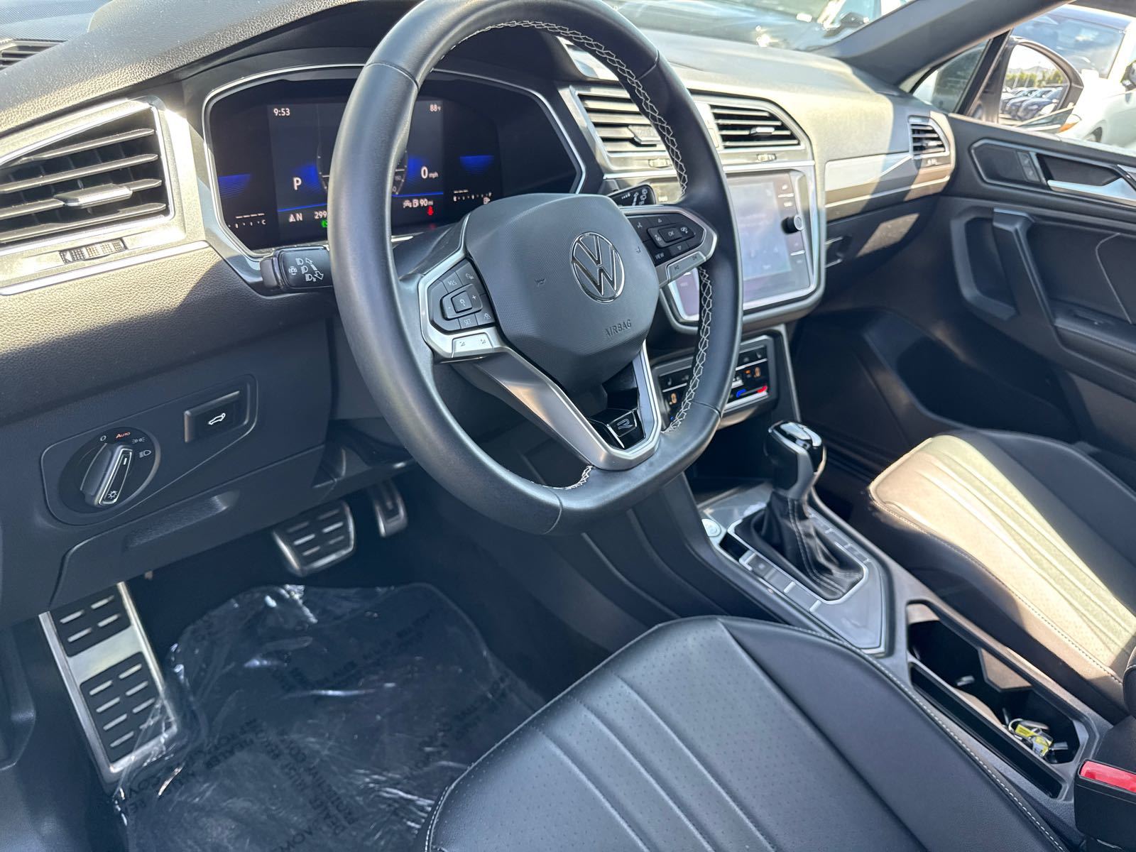 2023 Volkswagen Tiguan   FWD