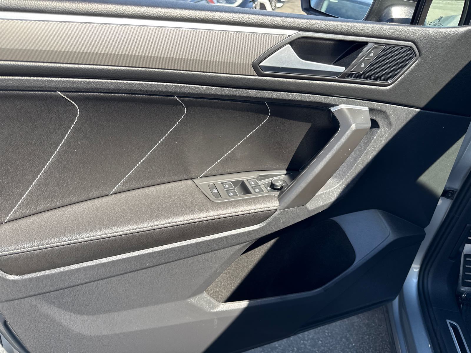2023 Volkswagen Tiguan   FWD