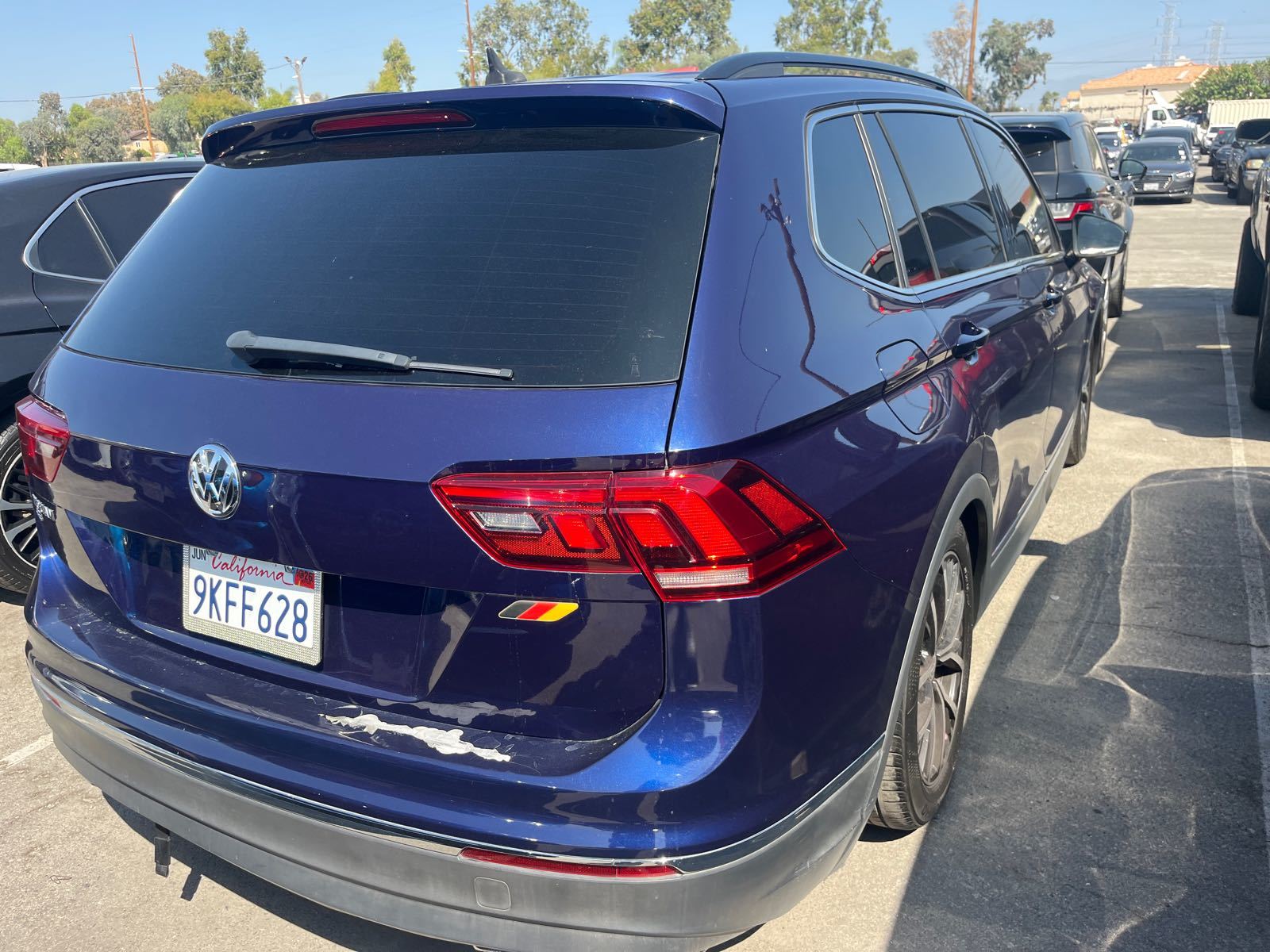 2021 Volkswagen Tiguan  SE FWD