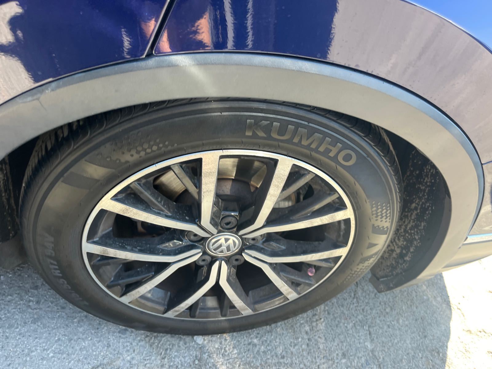 2021 Volkswagen Tiguan  SE FWD