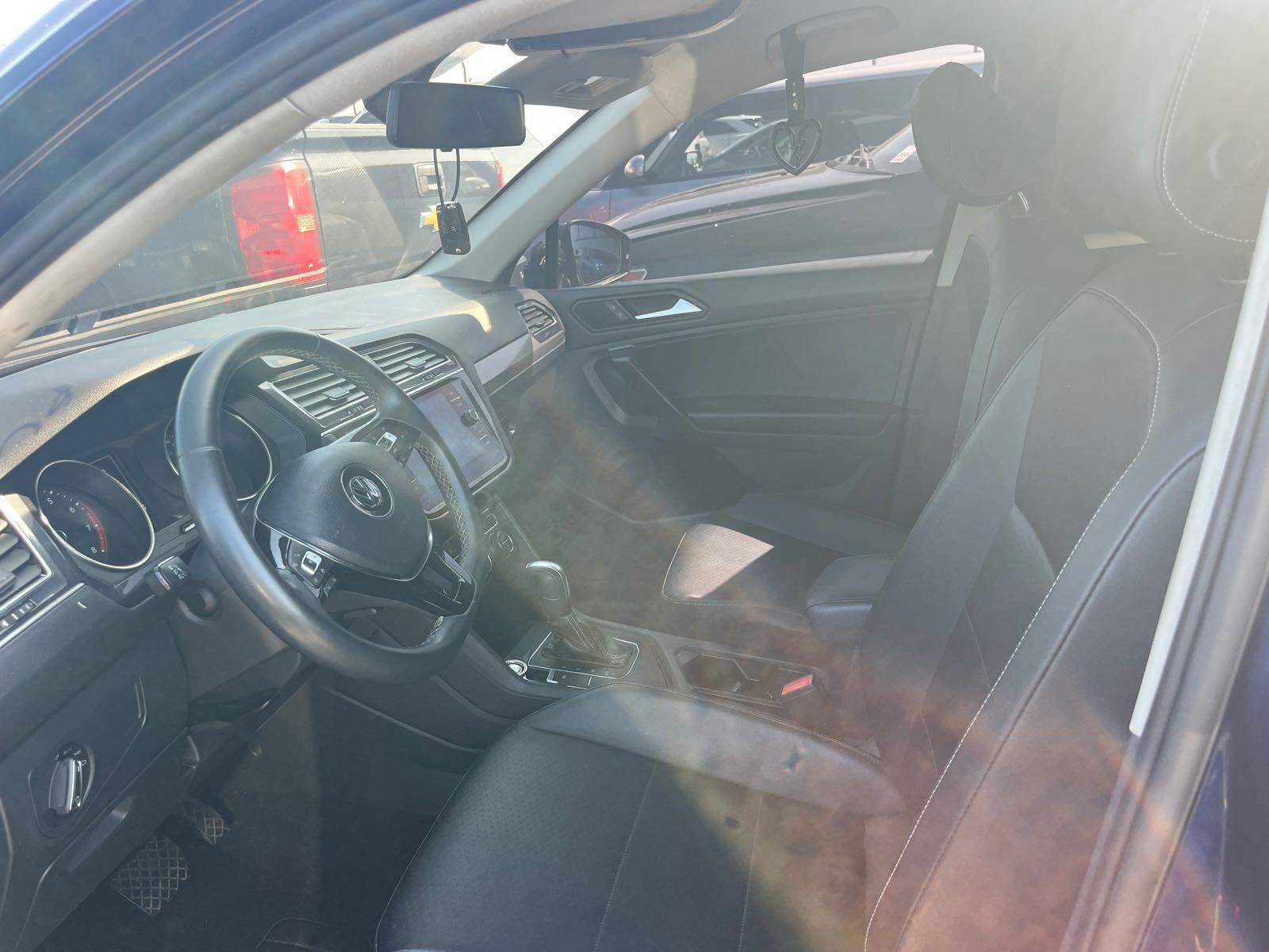 2021 Volkswagen Tiguan  SE FWD