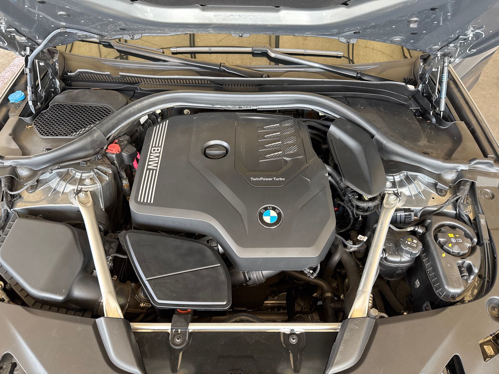 2023 BMW 5-Series  530i RWD