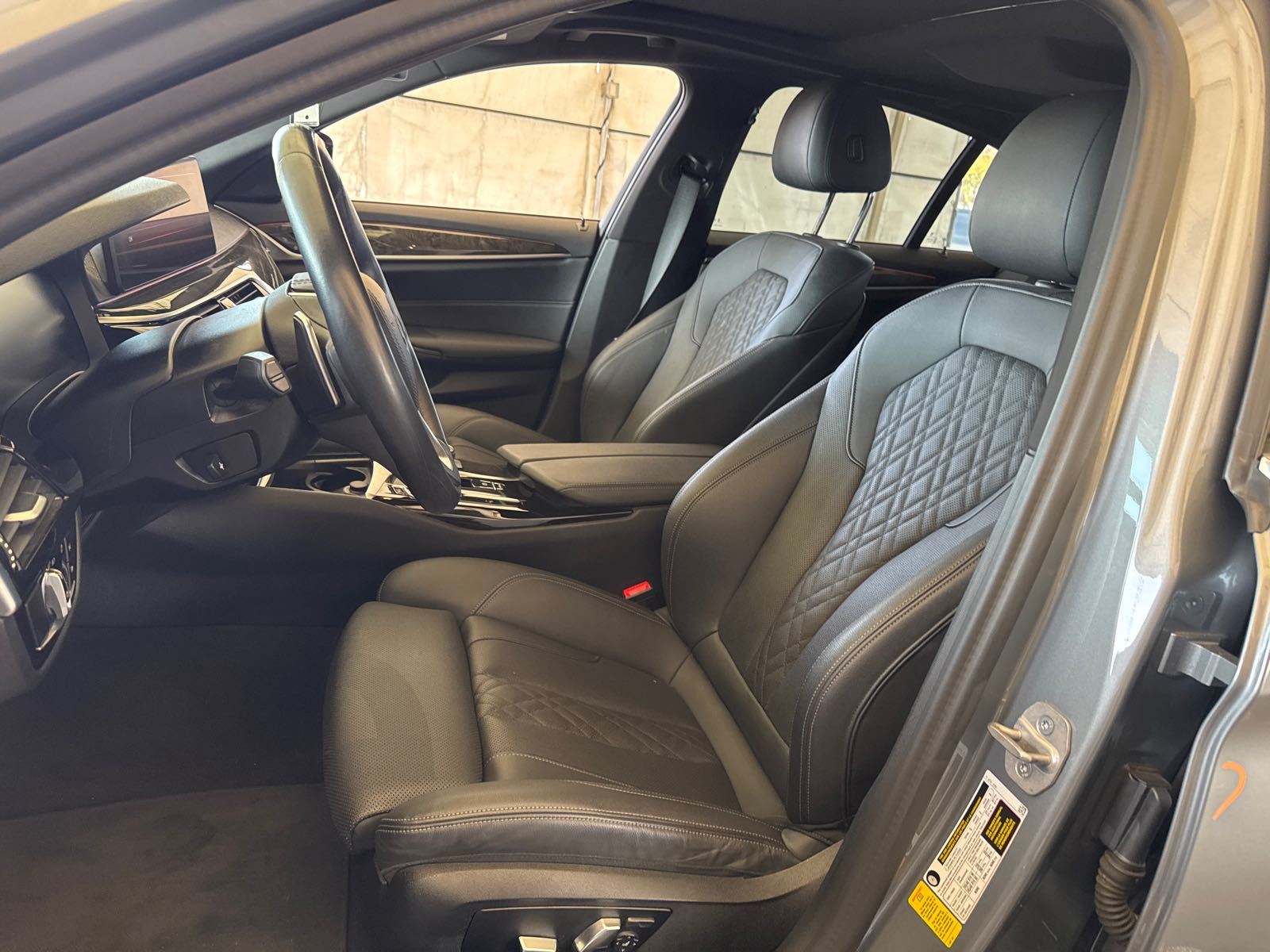 2023 BMW 5-Series  530i RWD