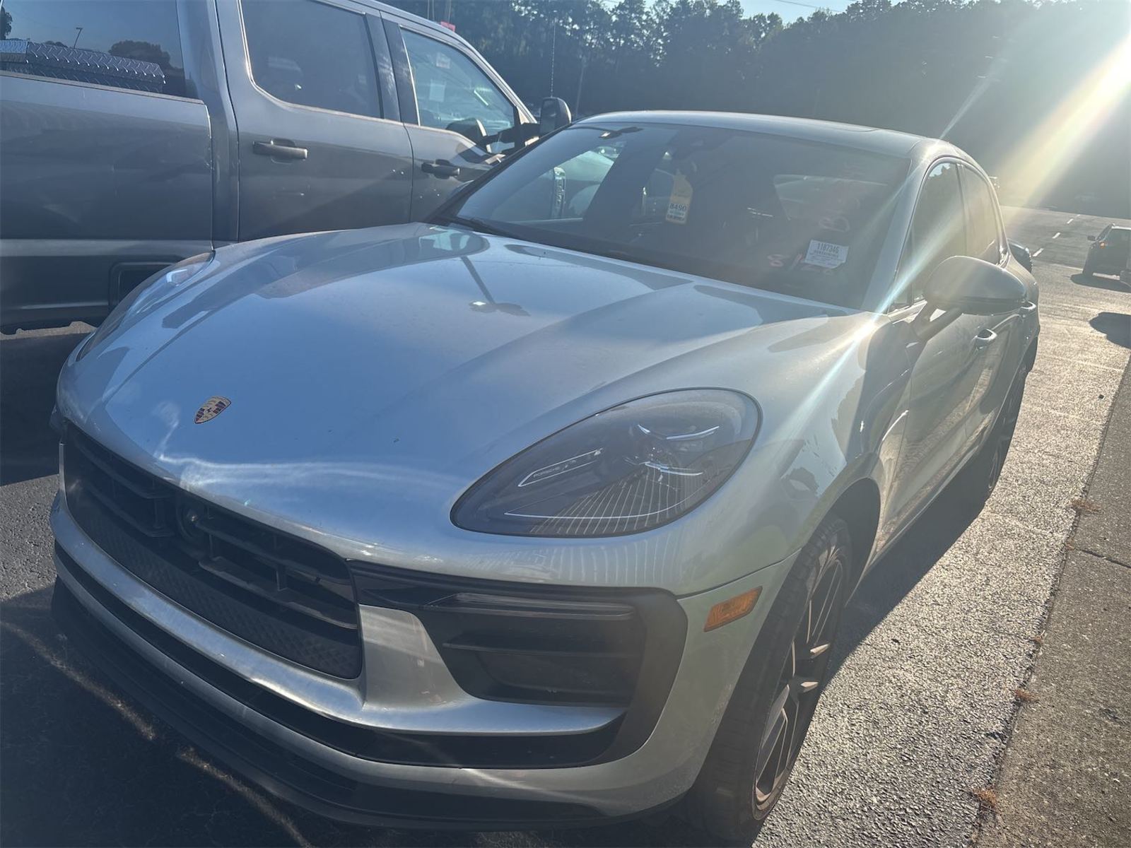 2023 Porsche macan  Base AWD