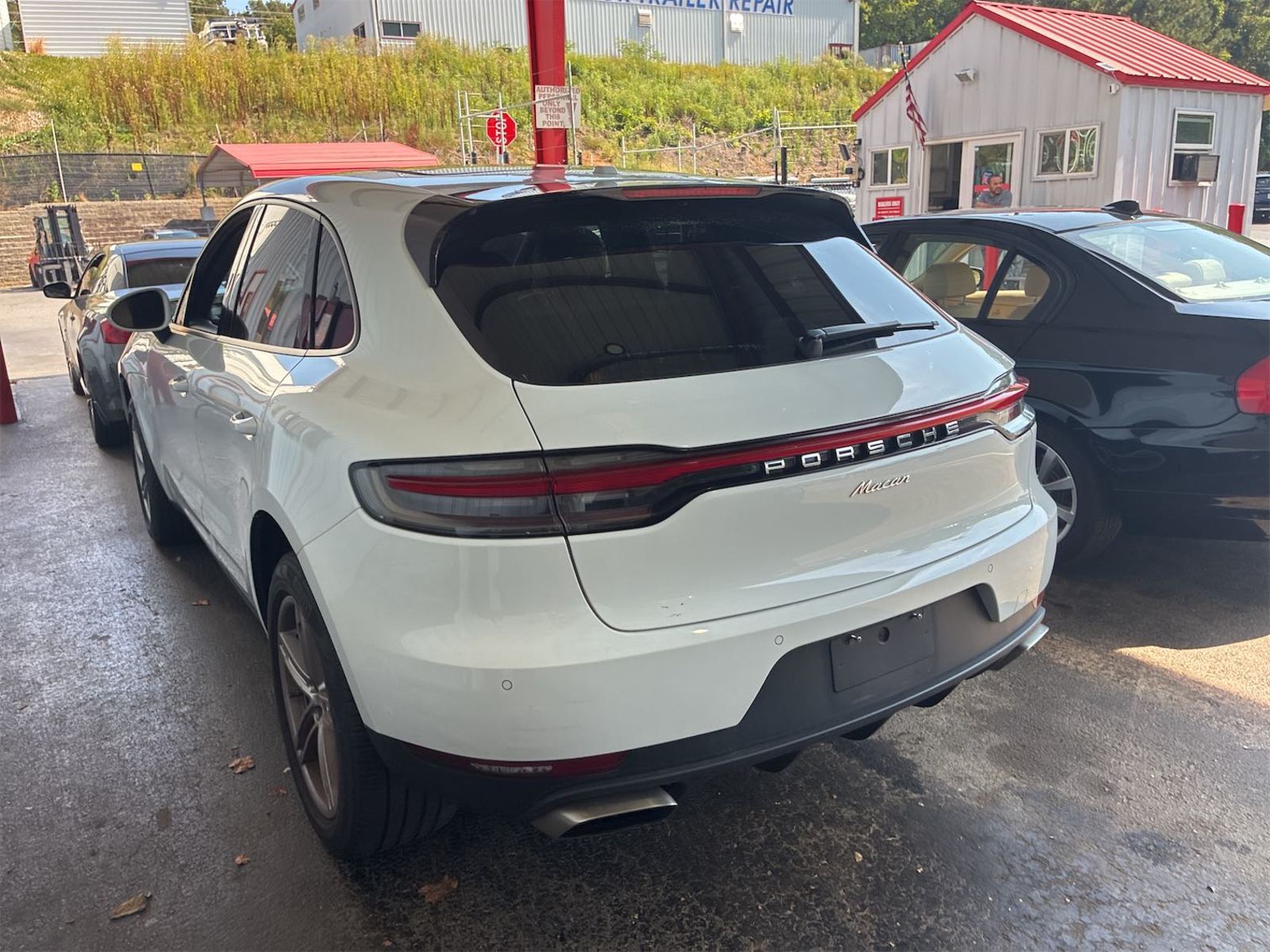 2019 Porsche macan  Base AWD