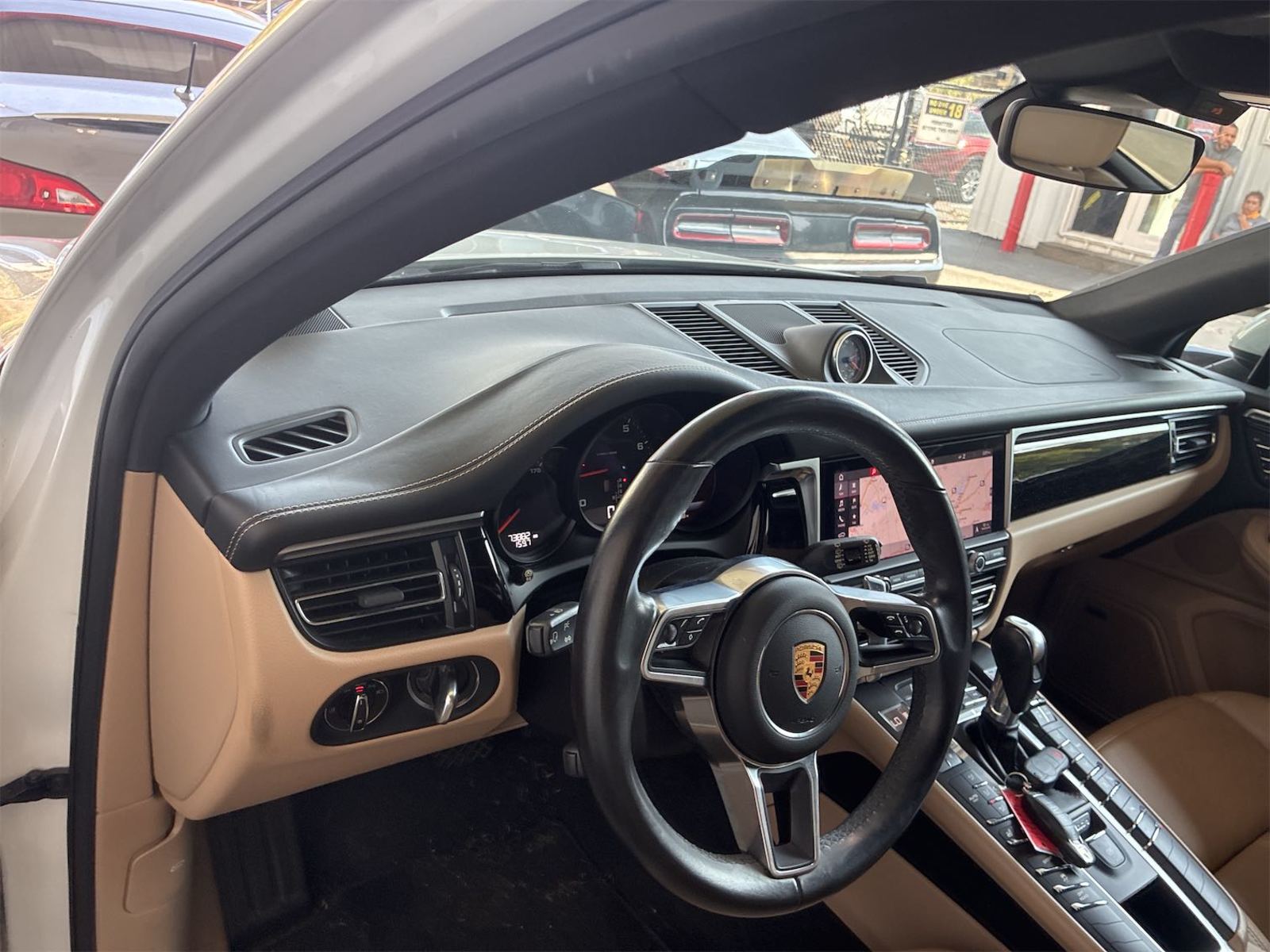 2019 Porsche macan  Base AWD