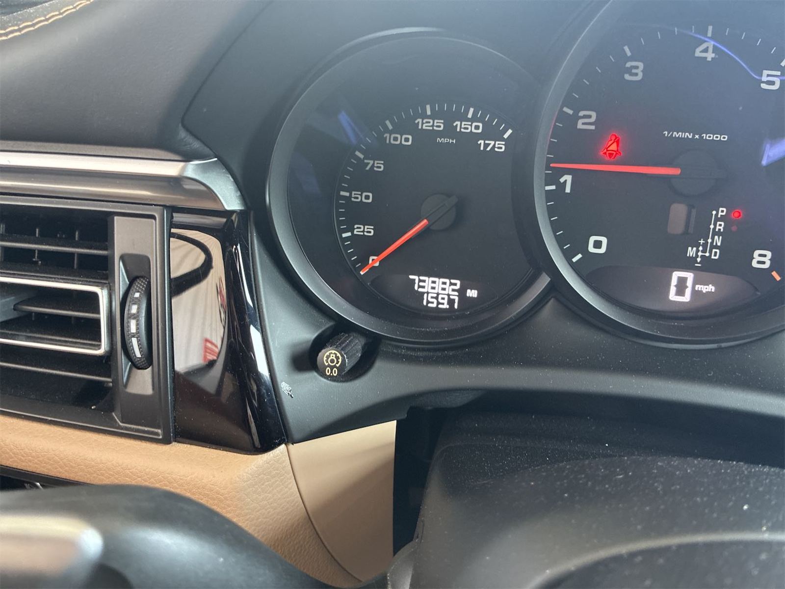 2019 Porsche macan  Base AWD