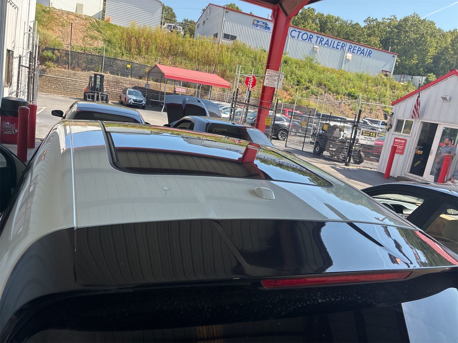 2019 Porsche macan  Base AWD