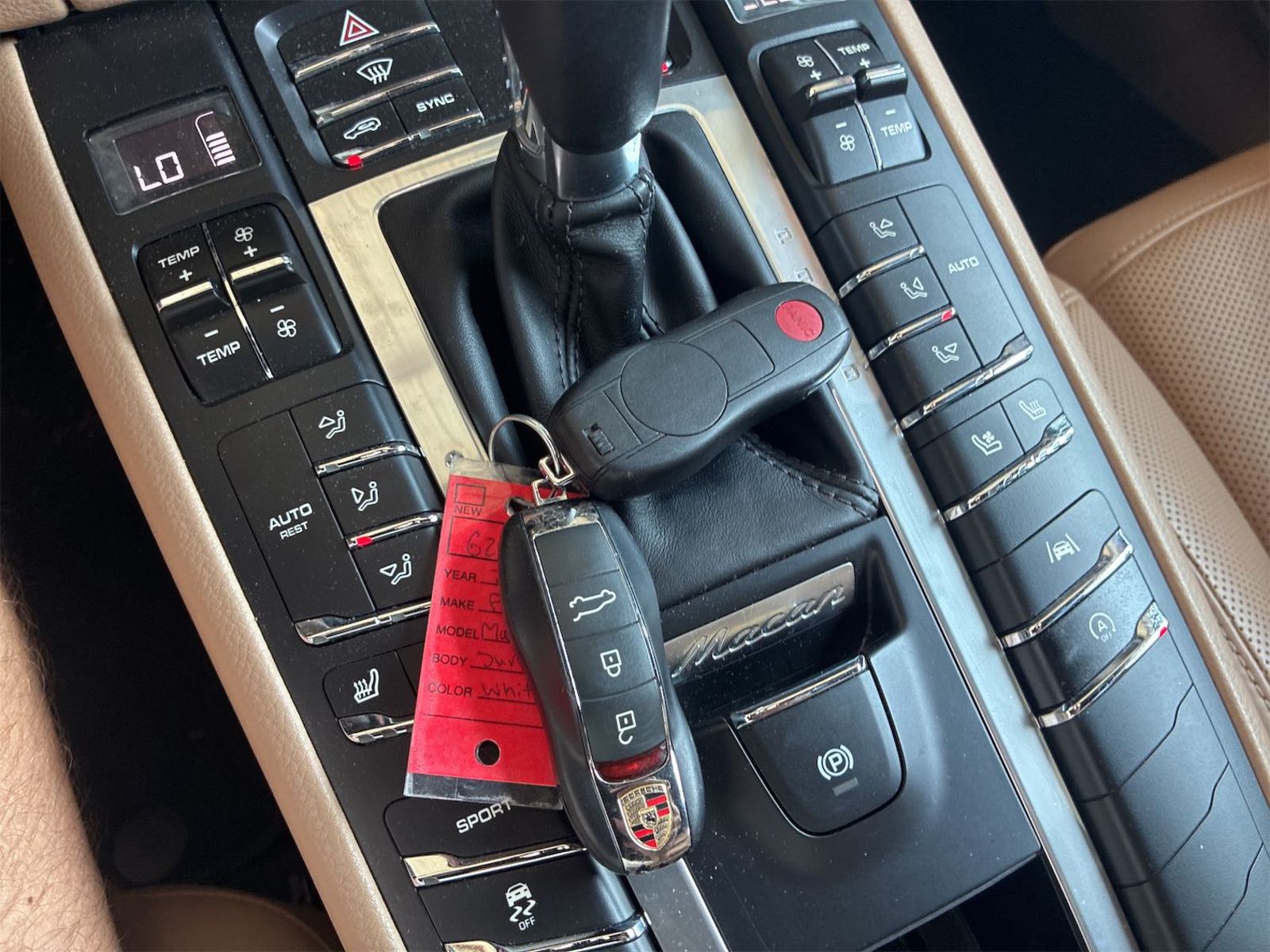 2019 Porsche macan  Base AWD