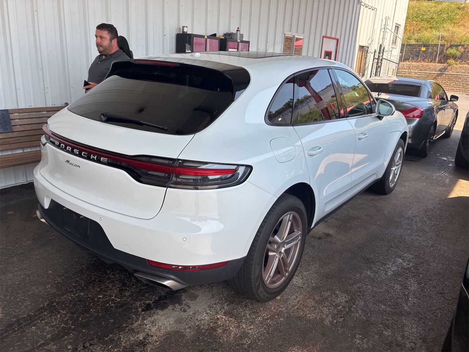 2019 Porsche macan  Base AWD