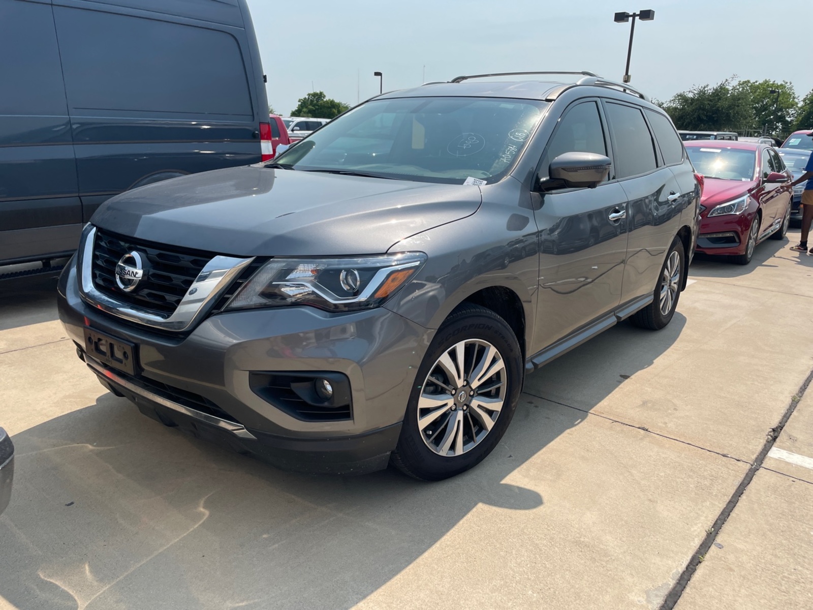 2019 Nissan Pathfinder  FWD