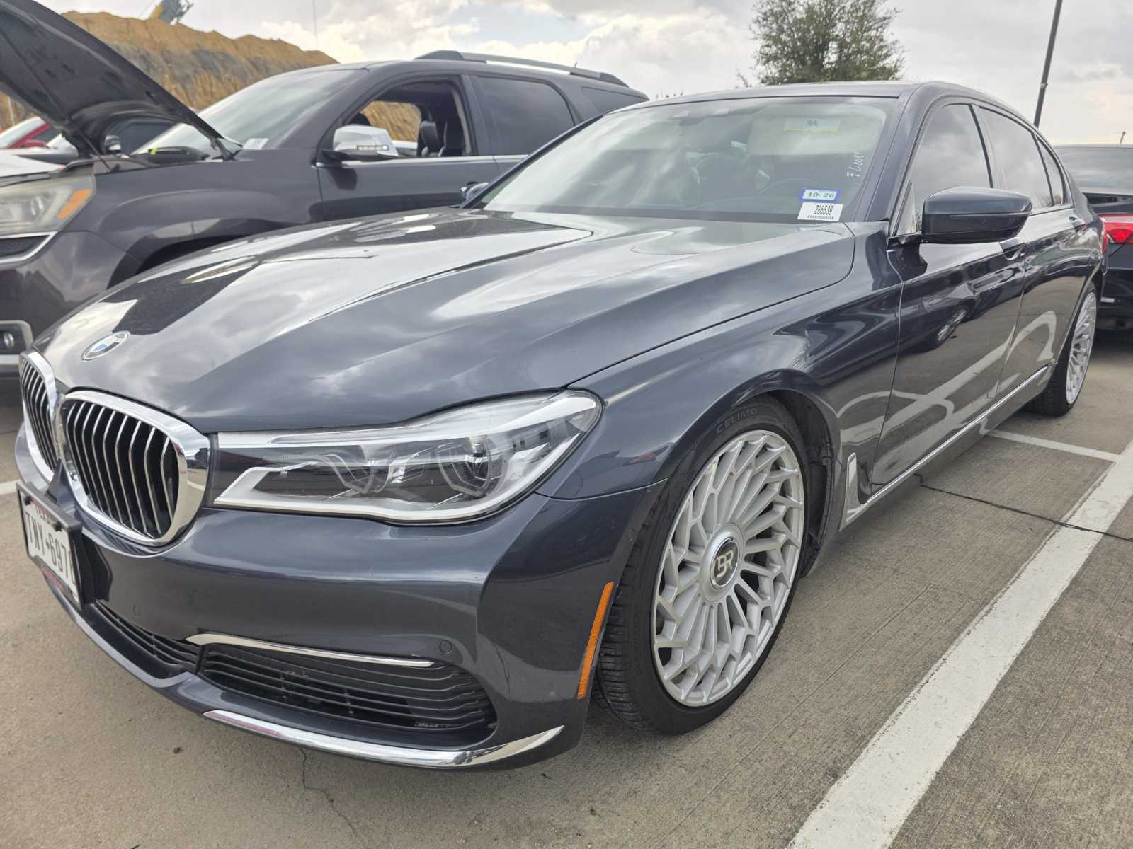 2019 BMW 7-Series  750i RWD