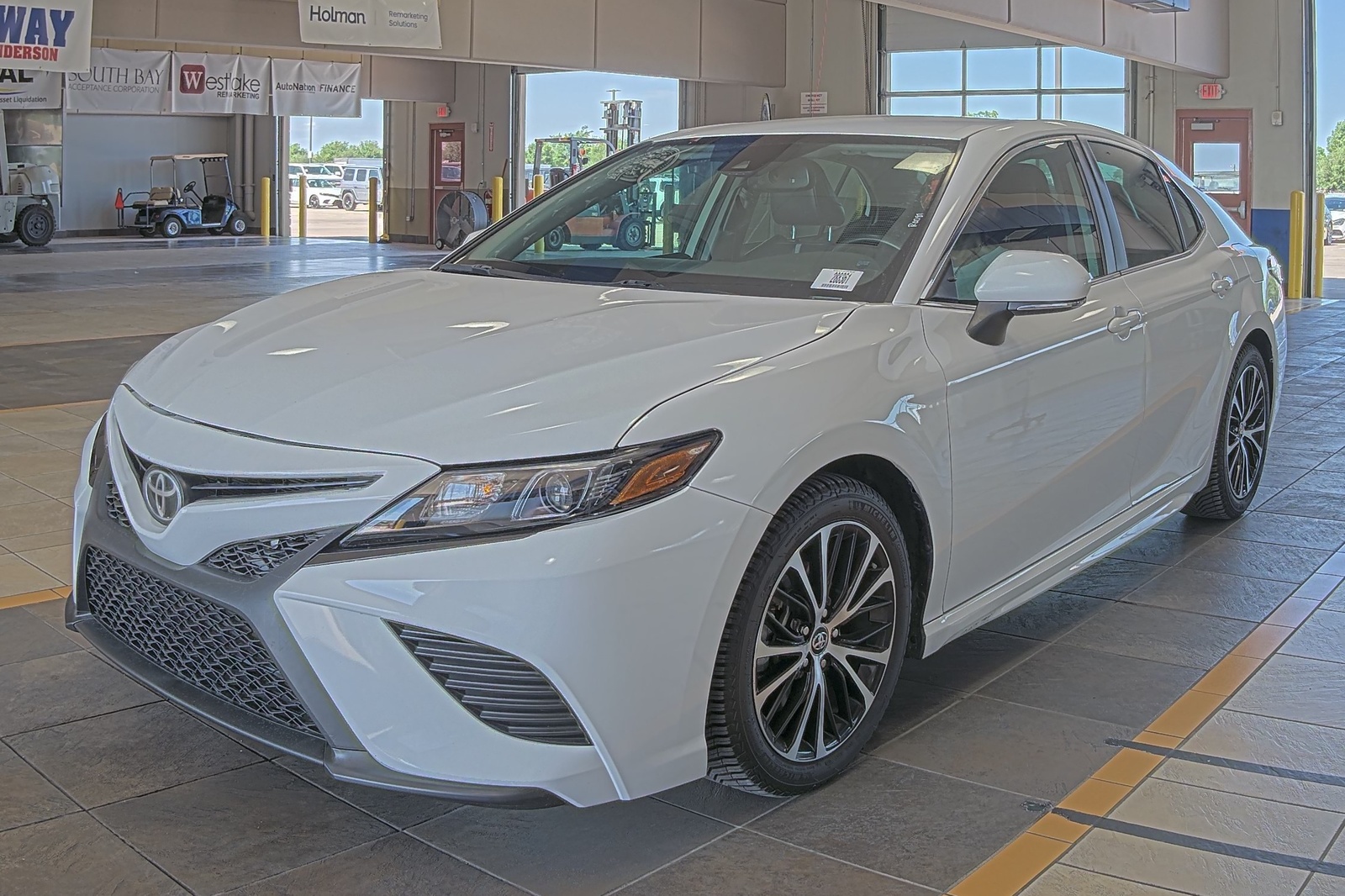 2020 Toyota Camry  SE FWD