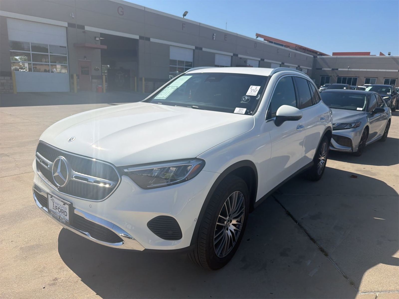 2025 Mercedes-Benz GLC   RWD