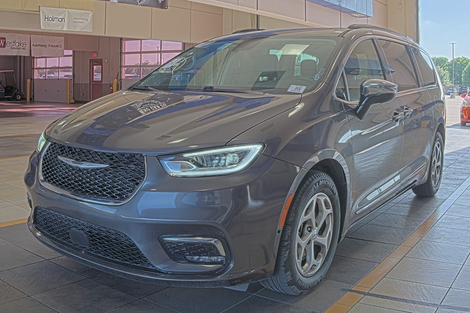 2023 Chrysler Pacifica  Limited FWD