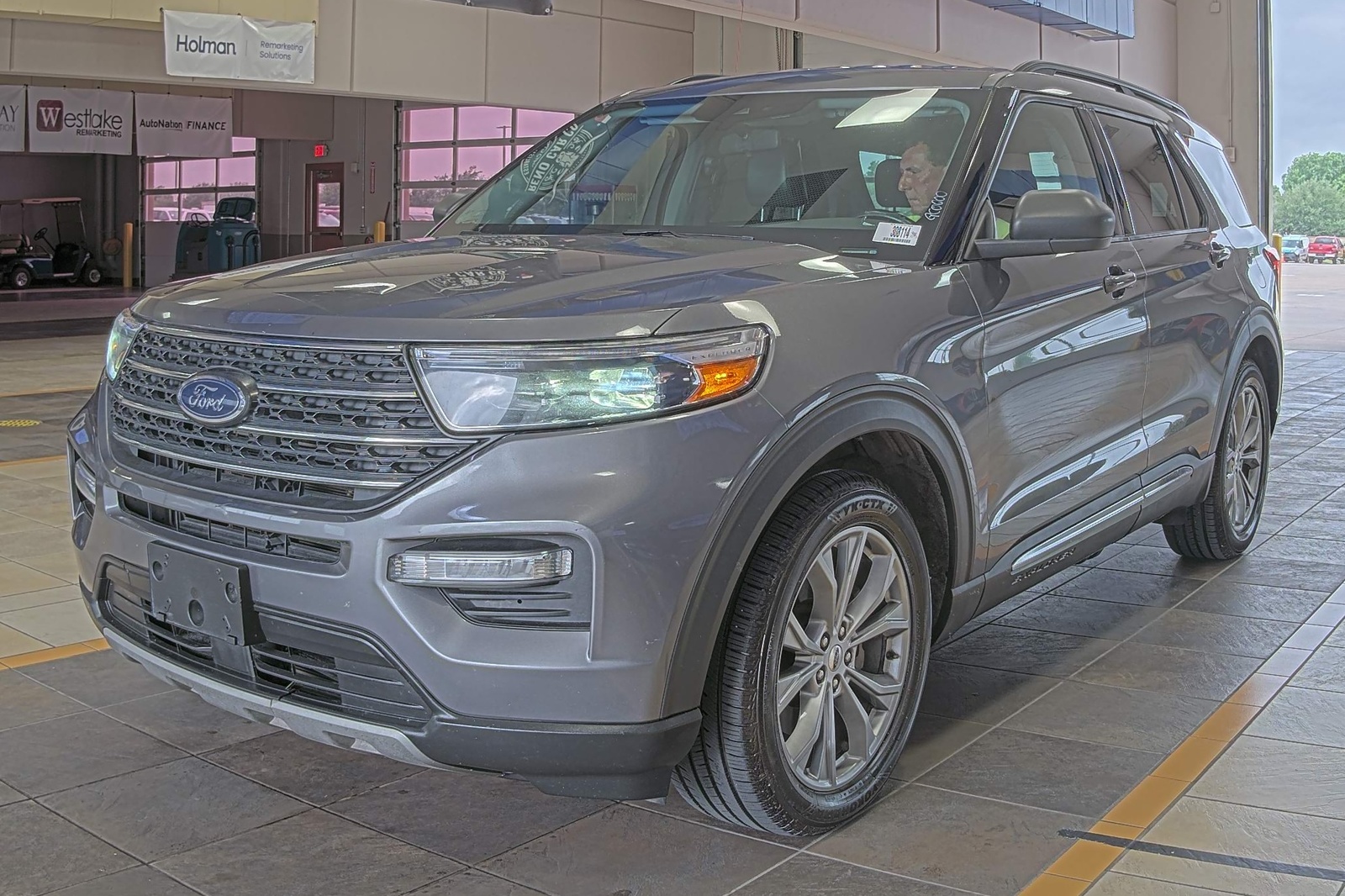 2022 Ford Explorer  XLT RWD