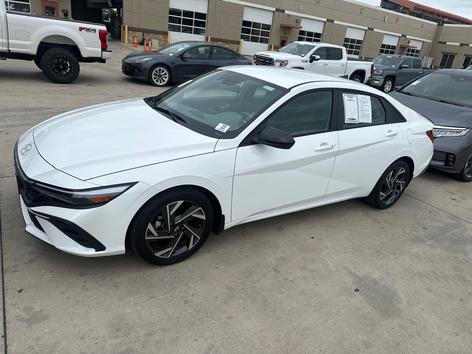 2025 Hyundai Elantra  SEL Sport FWD