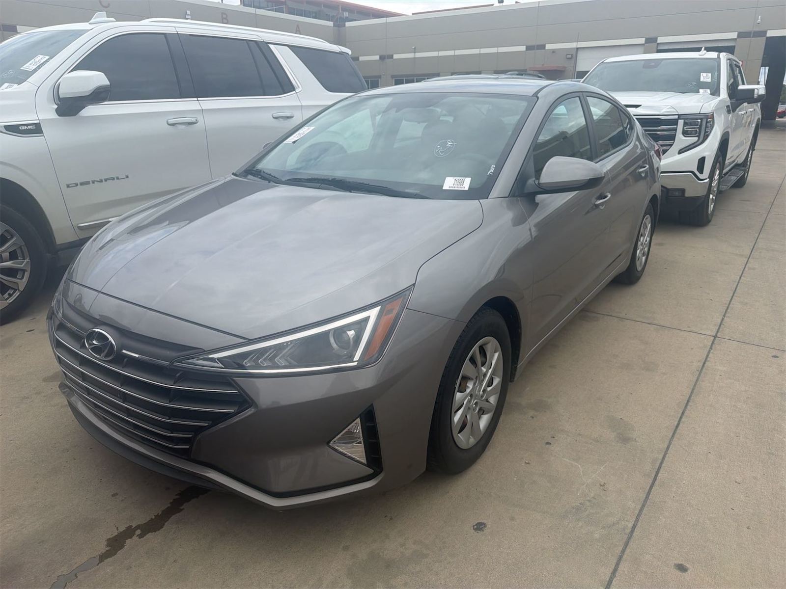 2020 Hyundai Elantra  SE FWD