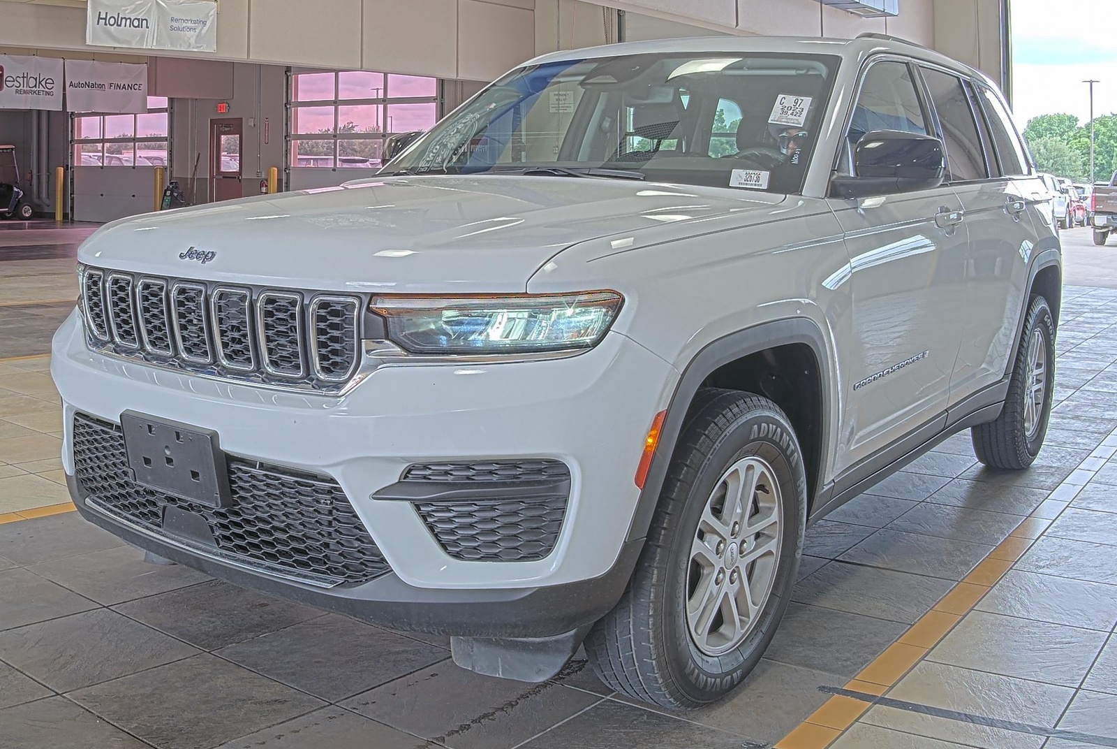 2023 Jeep Grand Cherokee  Laredo AWD