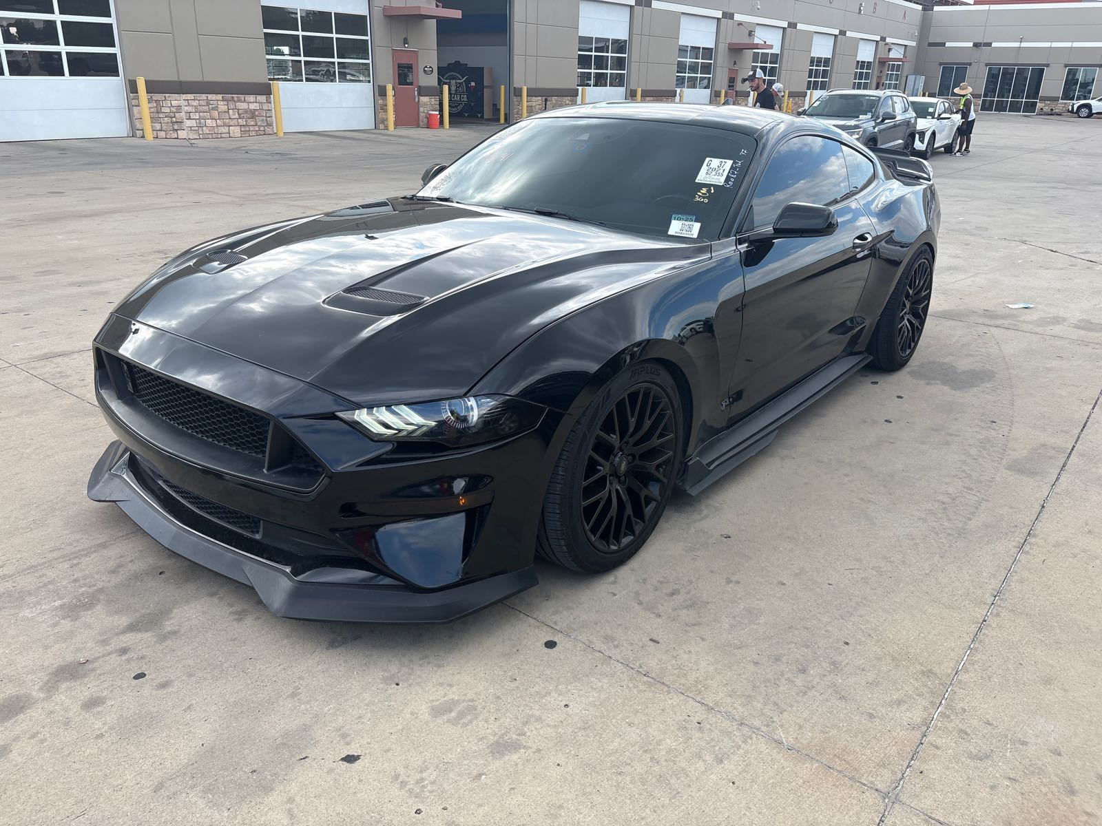 2021 Ford Mustang   RWD