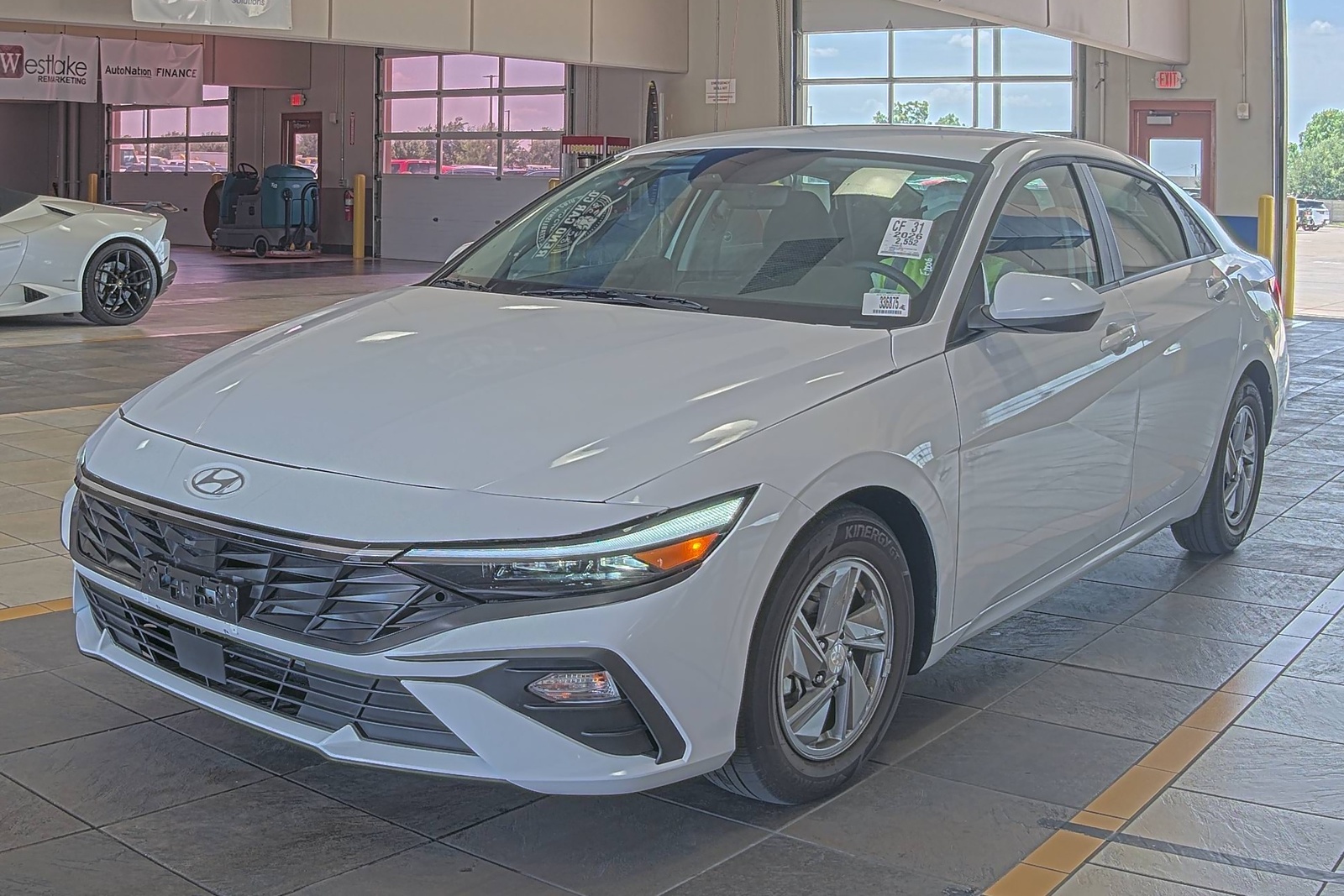 2026 Hyundai Elantra  SE FWD