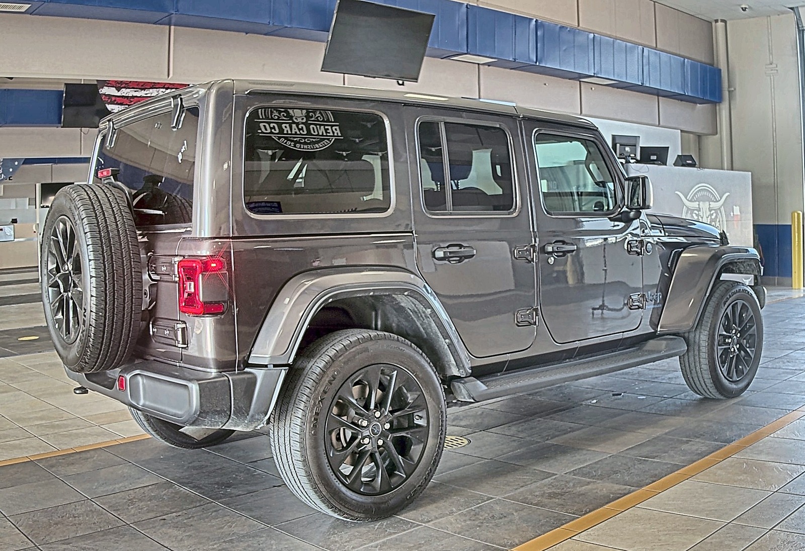2025 Jeep Wrangler   AWD