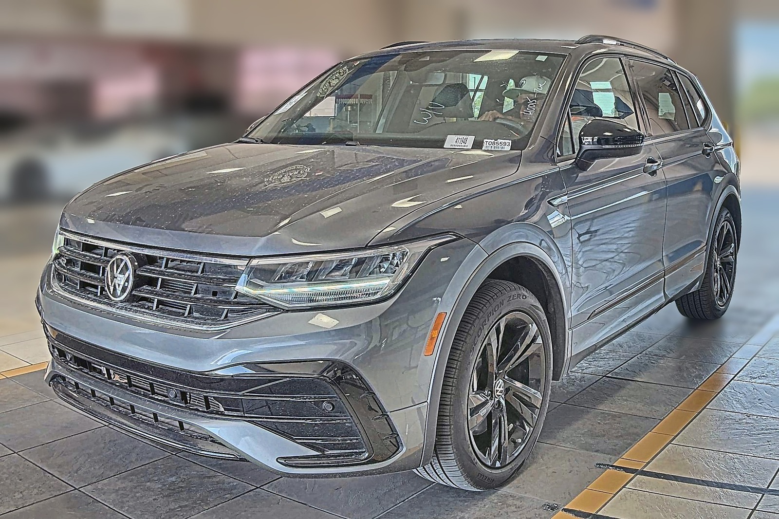 2024 Volkswagen Tiguan  SE R-Line Black AWD