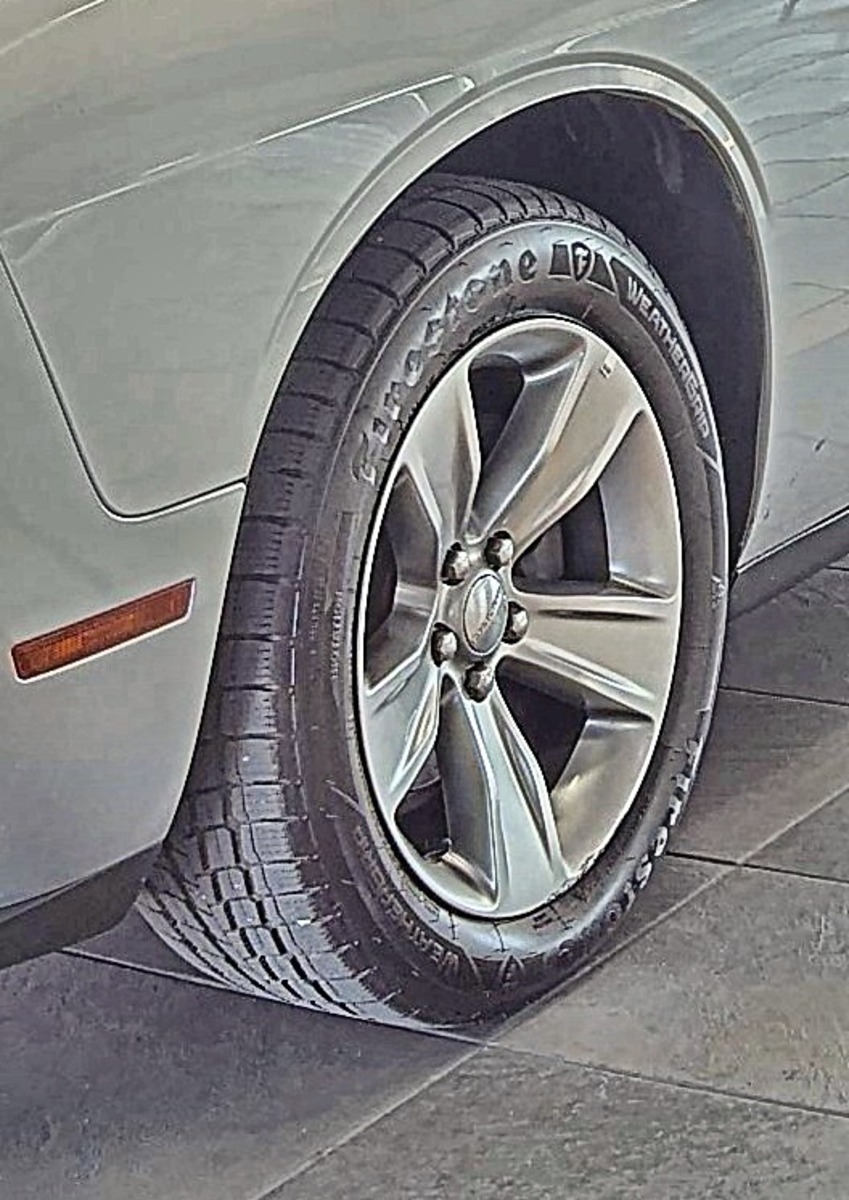 2021 Dodge Challenger  SXT RWD