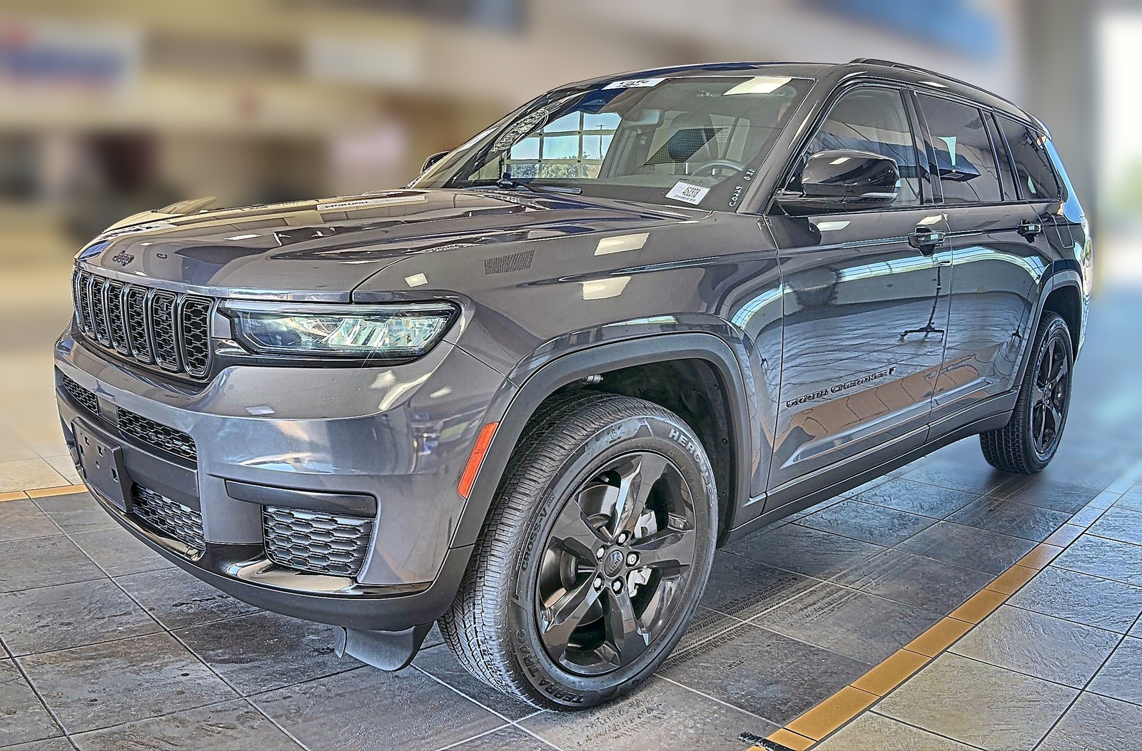 2022 Jeep Grand Cherokee   RWD