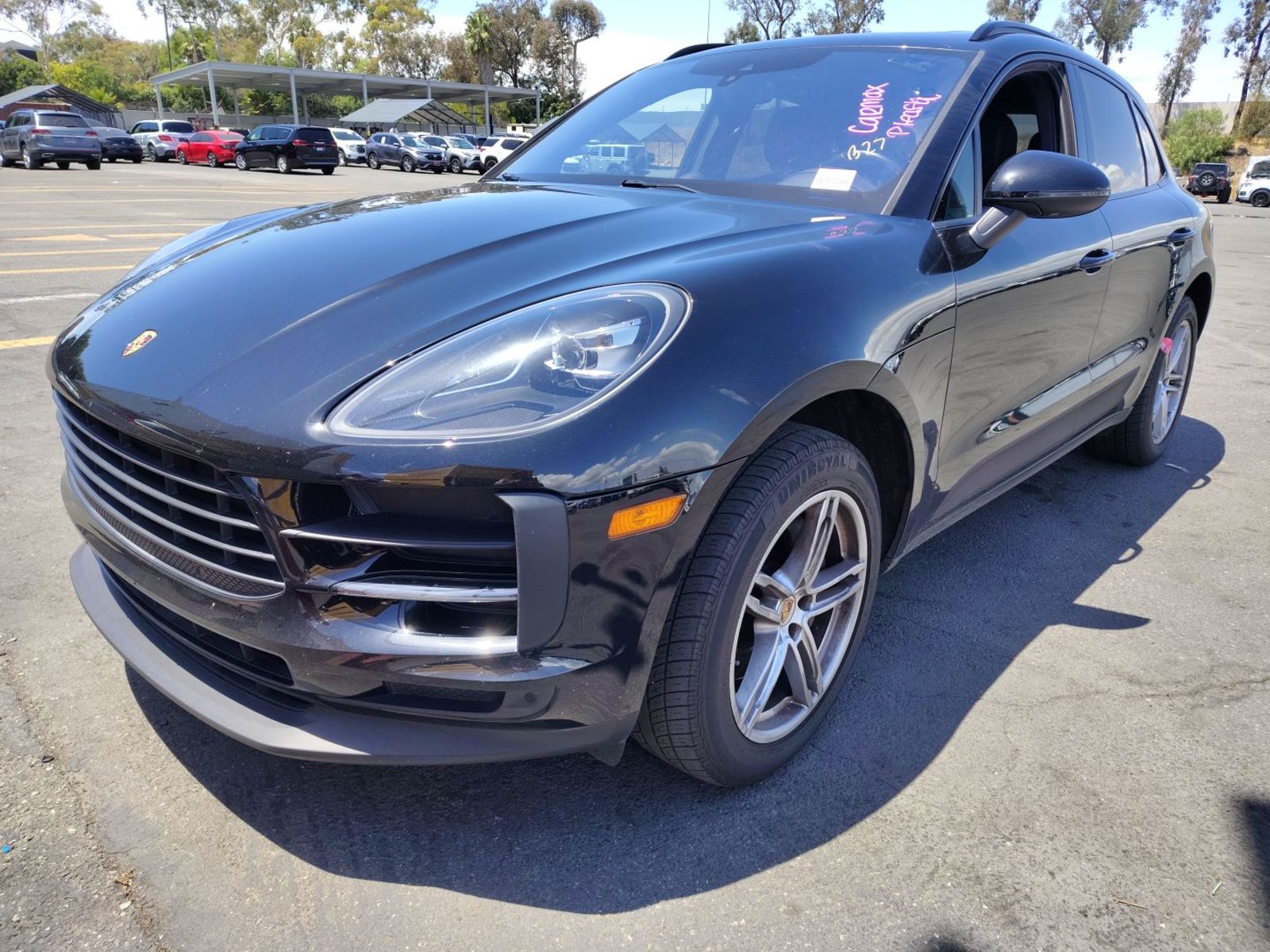 2021 Porsche macan  Base AWD