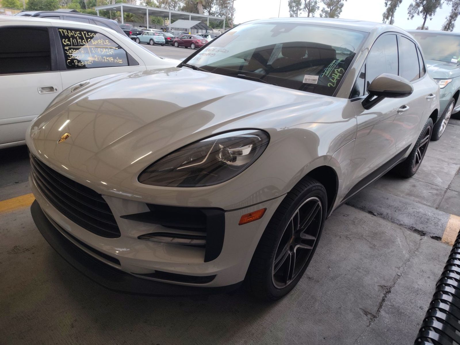 2019 Porsche macan  Base AWD