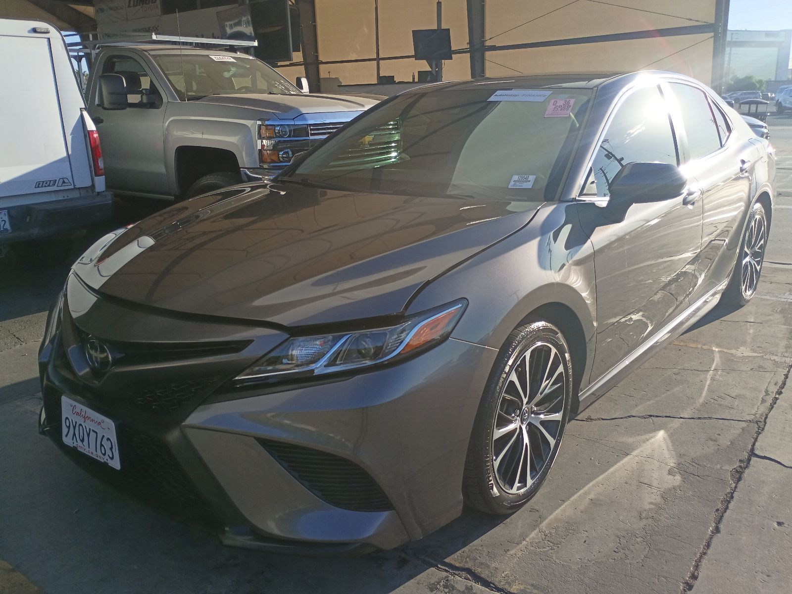 2020 Toyota Camry  SE FWD