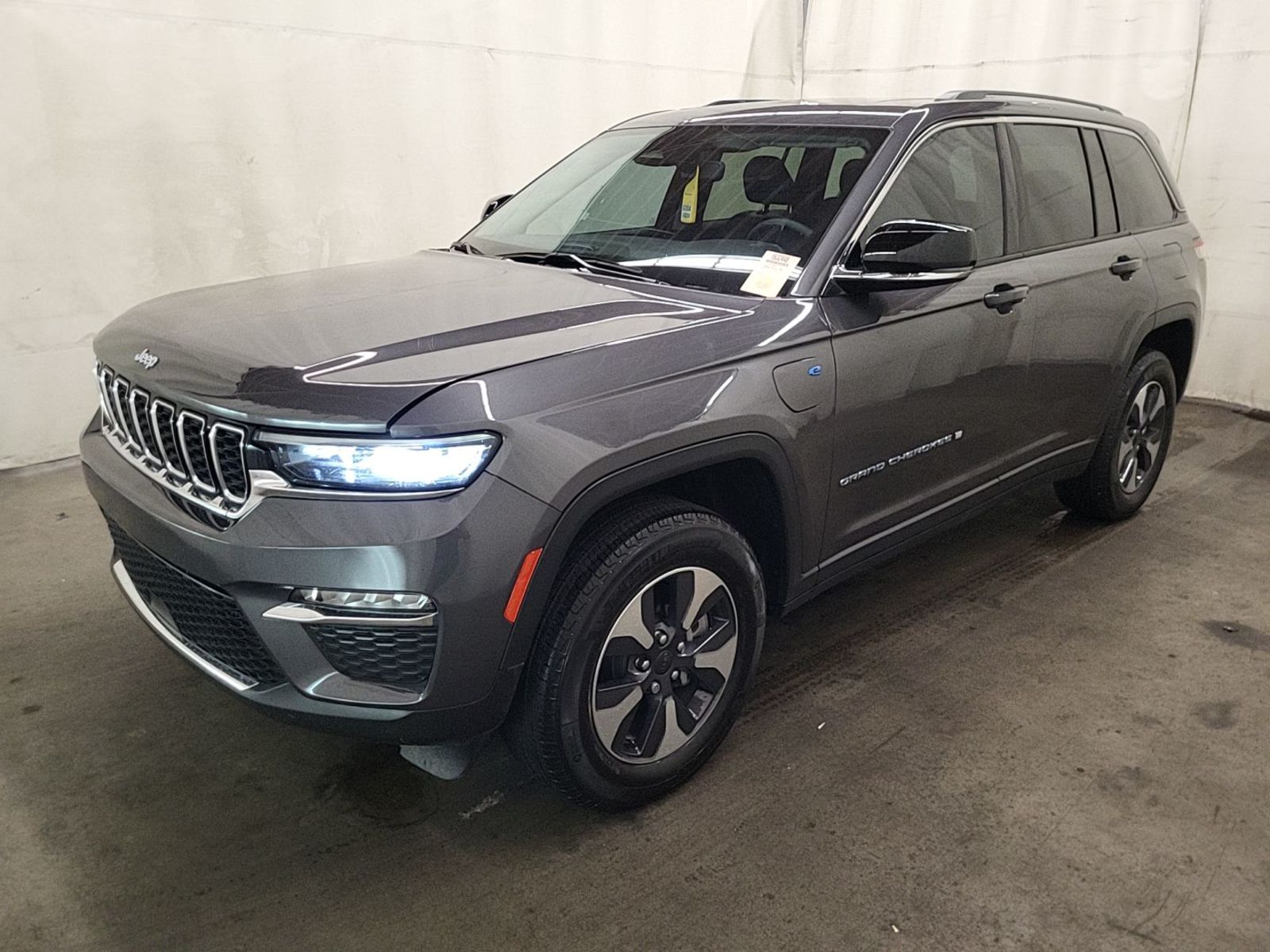 2023 Jeep Grand Cherokee   AWD