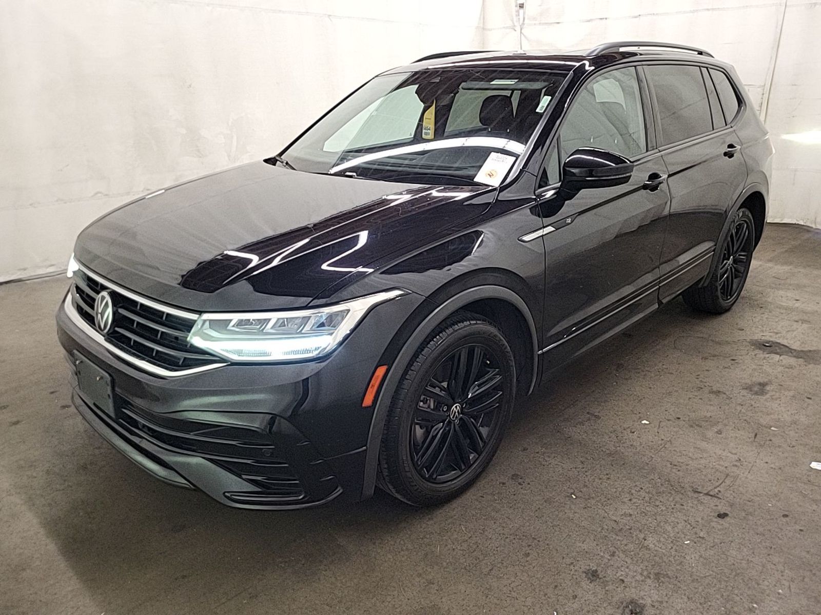 2022 Volkswagen Tiguan  SE R-Line Black FWD
