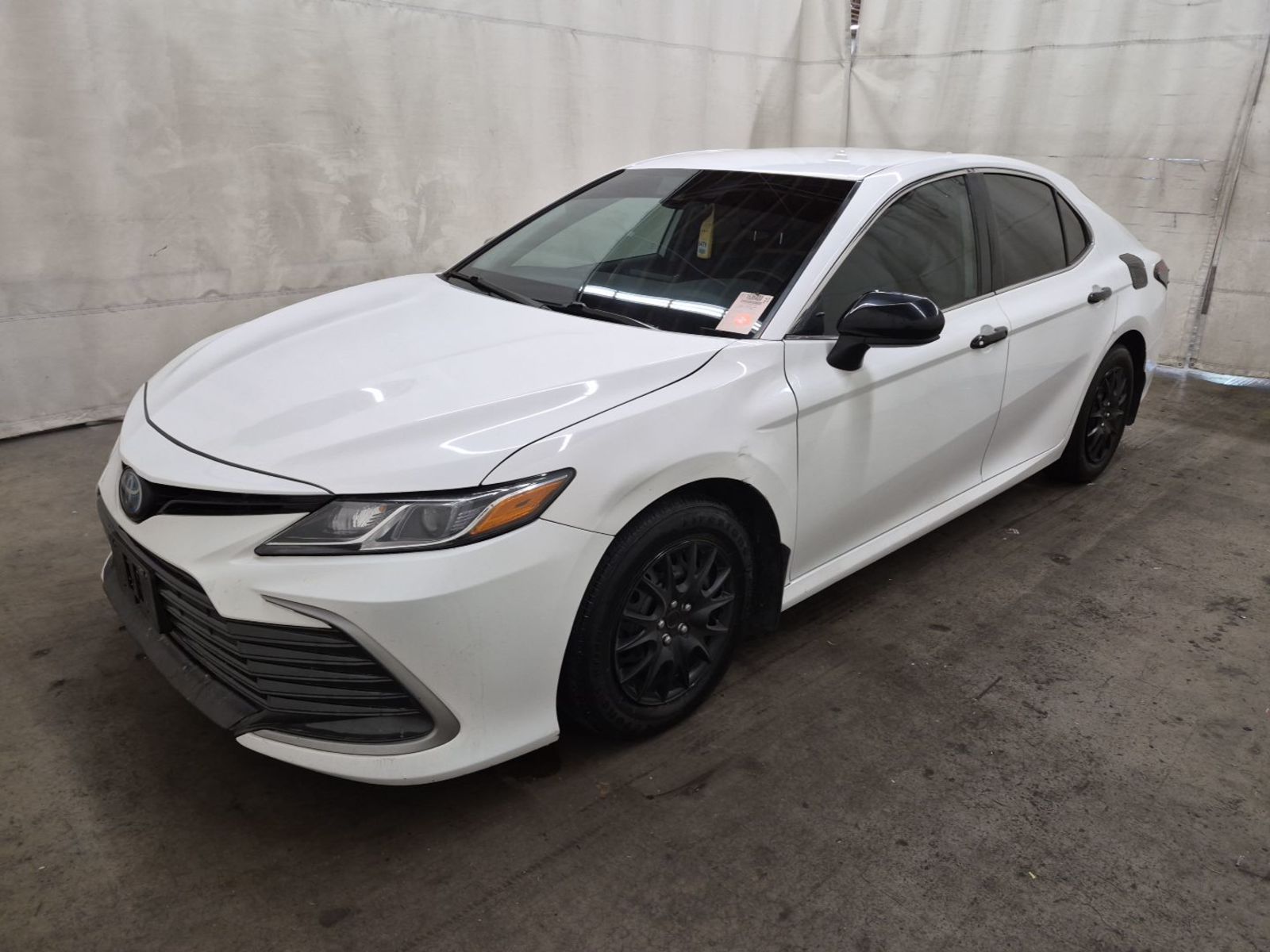 2022 Toyota Camry   FWD