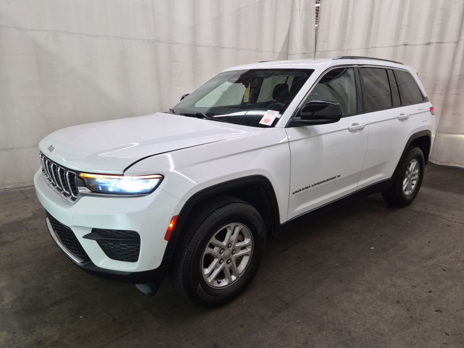 2023 Jeep Grand Cherokee  Laredo AWD