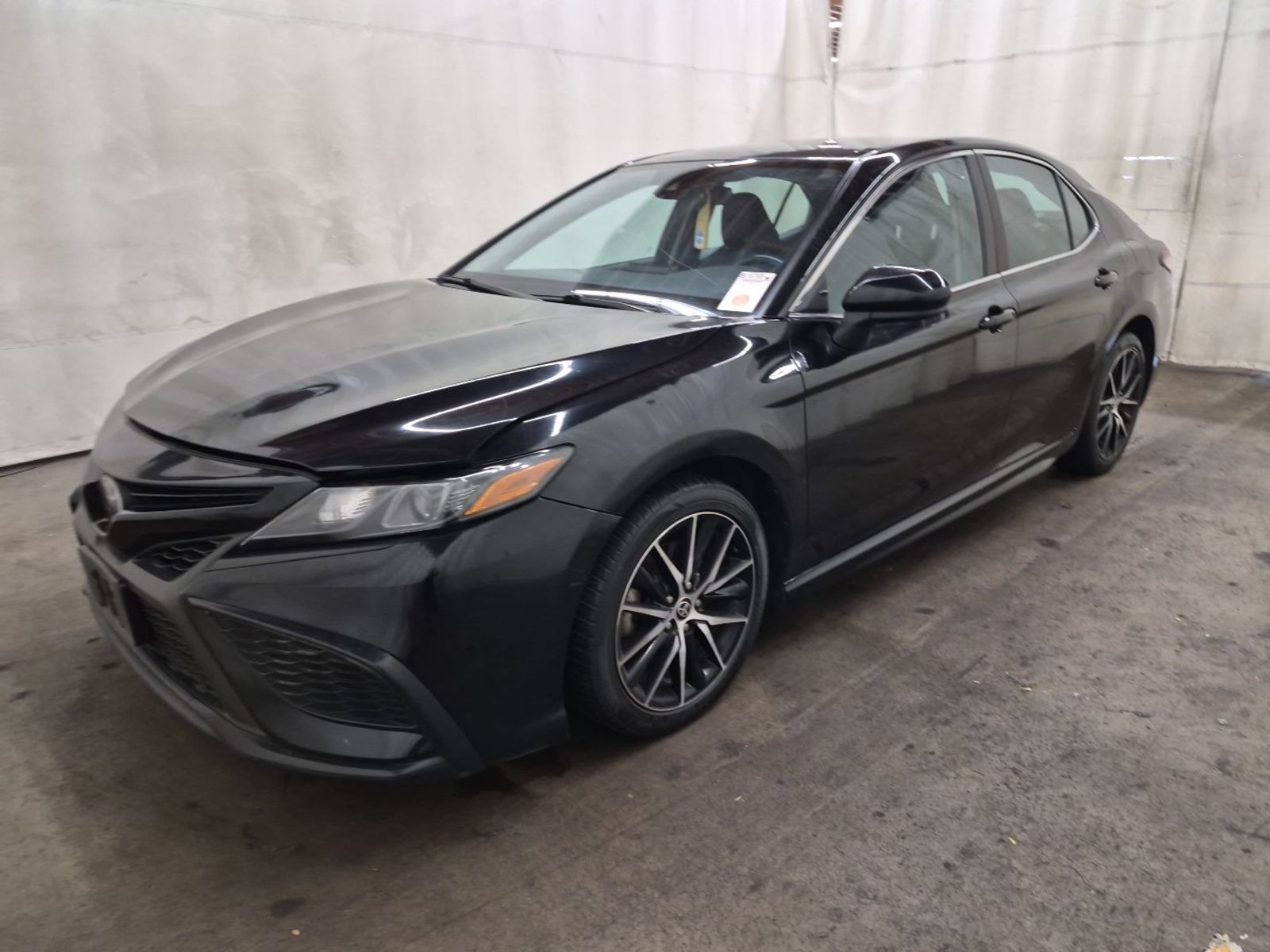 2021 Toyota Camry  SE FWD