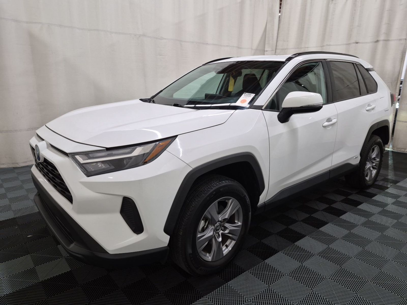 2022 Toyota RAV4  Hybrid XLE AWD