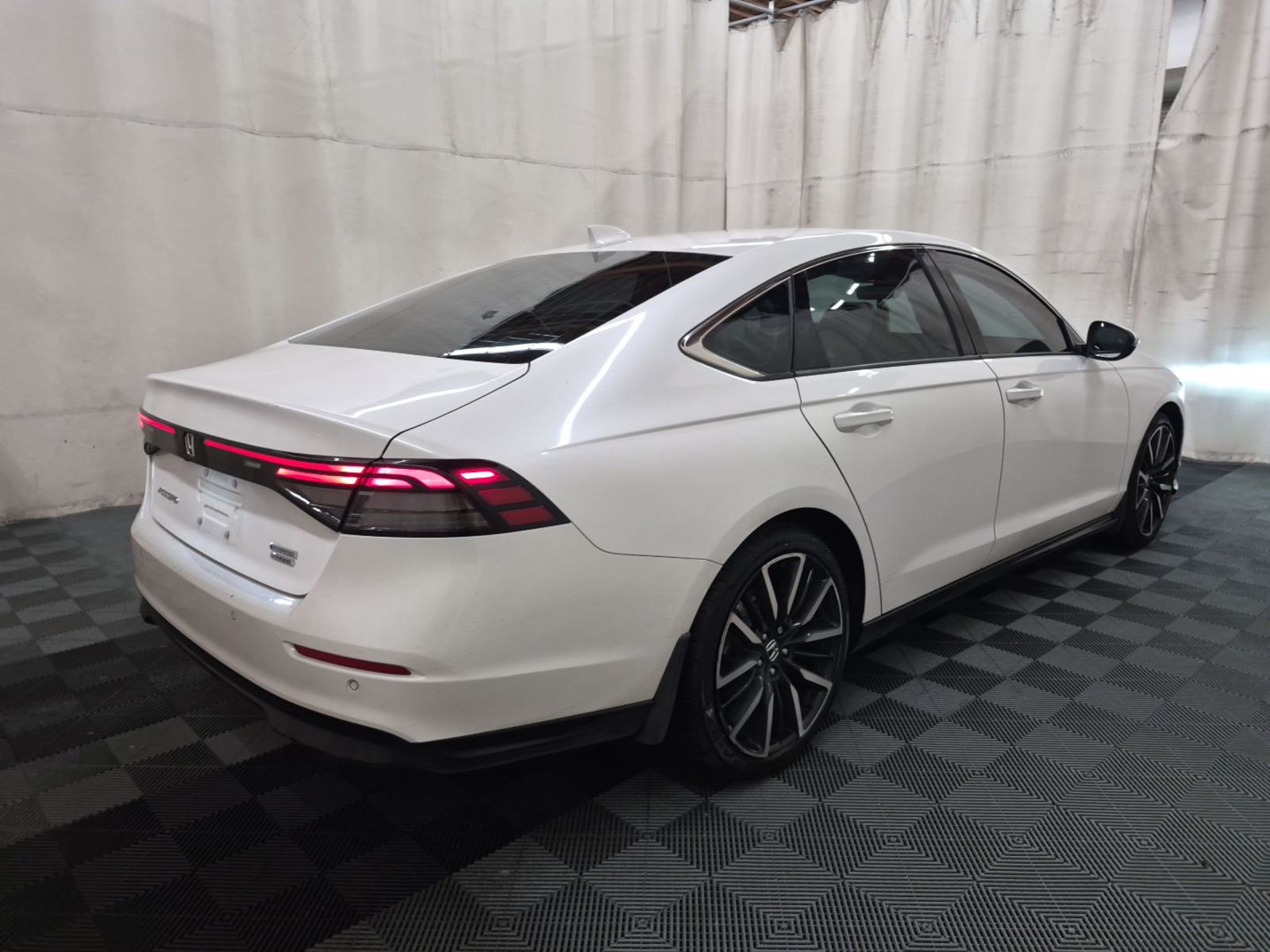 2025 Honda Accord Hybrid   FWD