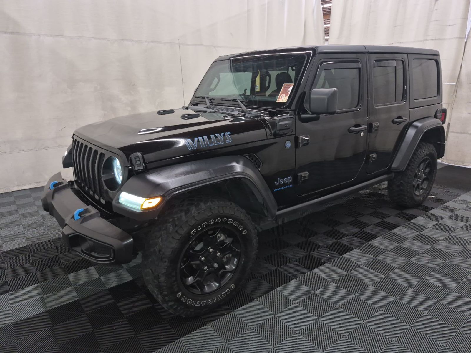 2023 Jeep Wrangler   AWD