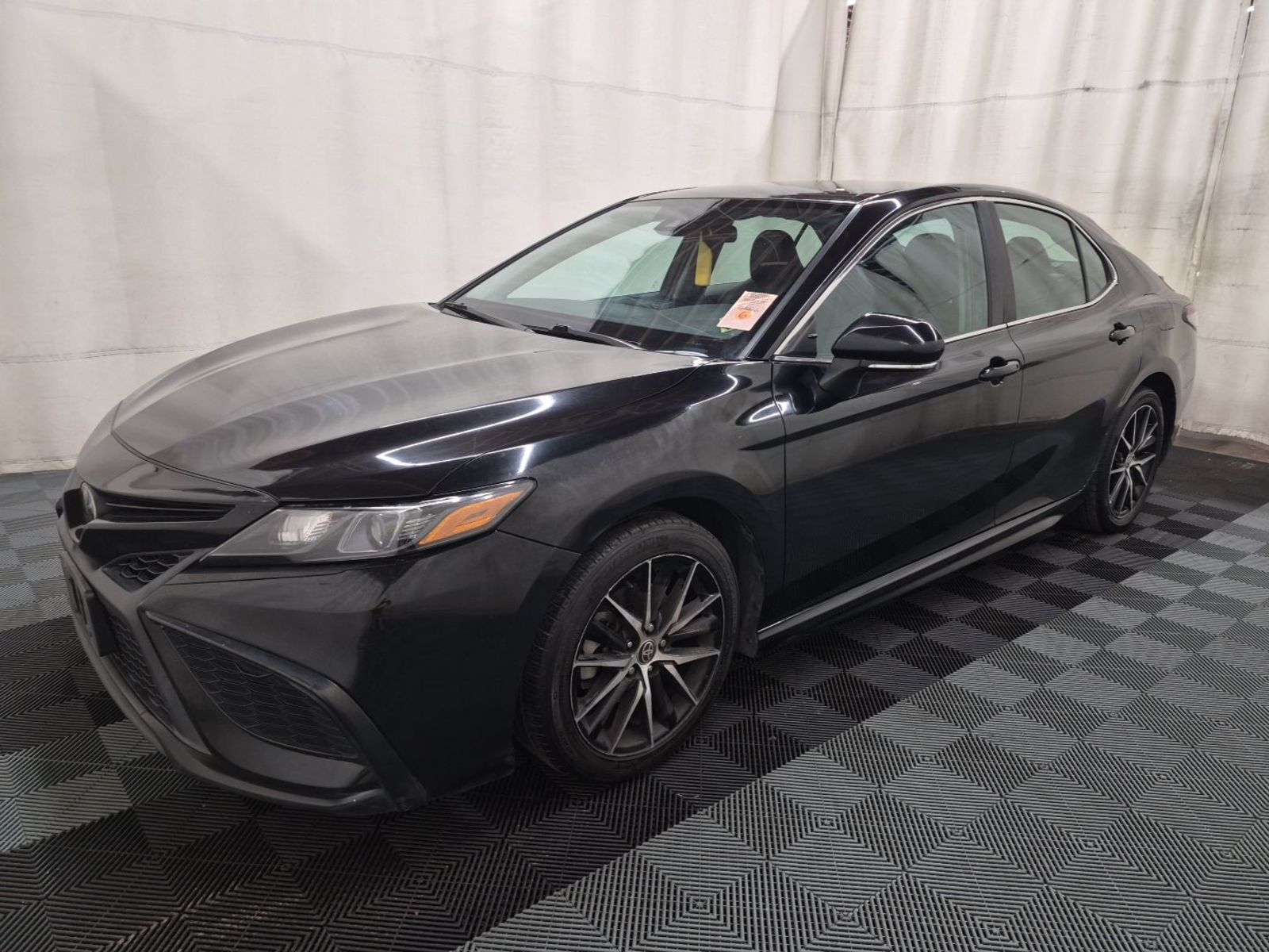 2022 Toyota Camry  SE FWD